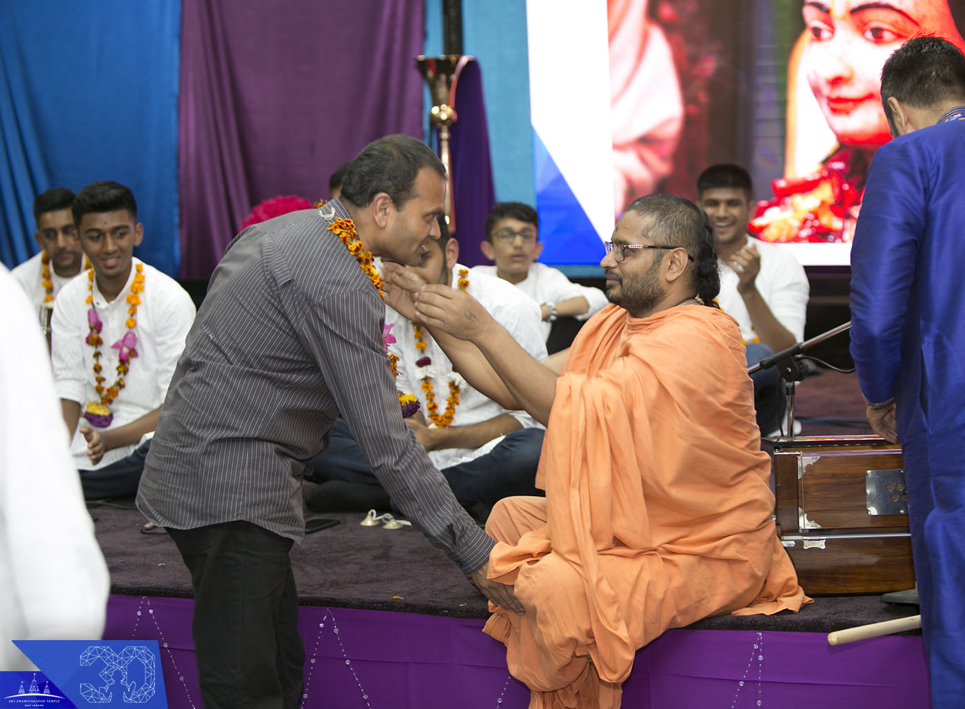 ©1987-2017 SKS Swaminarayan Temple East London