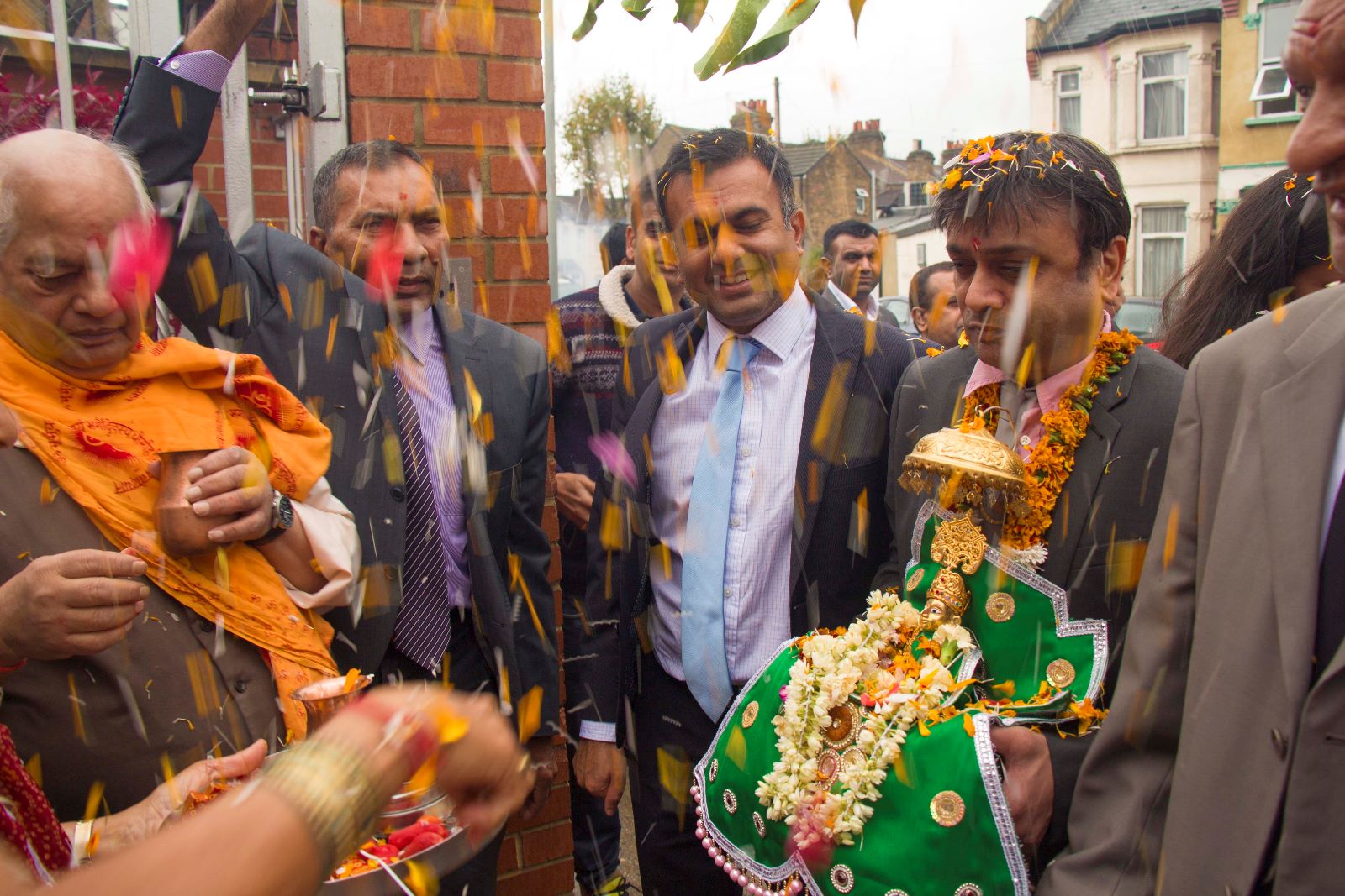 ©1987-2017 SKS Swaminarayan Temple East London