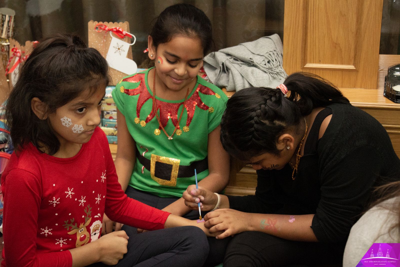 ©1987-2017 SKS Swaminarayan Temple East London