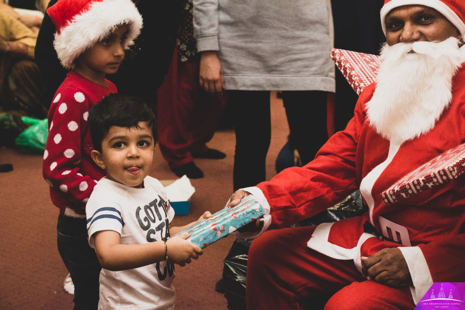 ©1987-2017 SKS Swaminarayan Temple East London