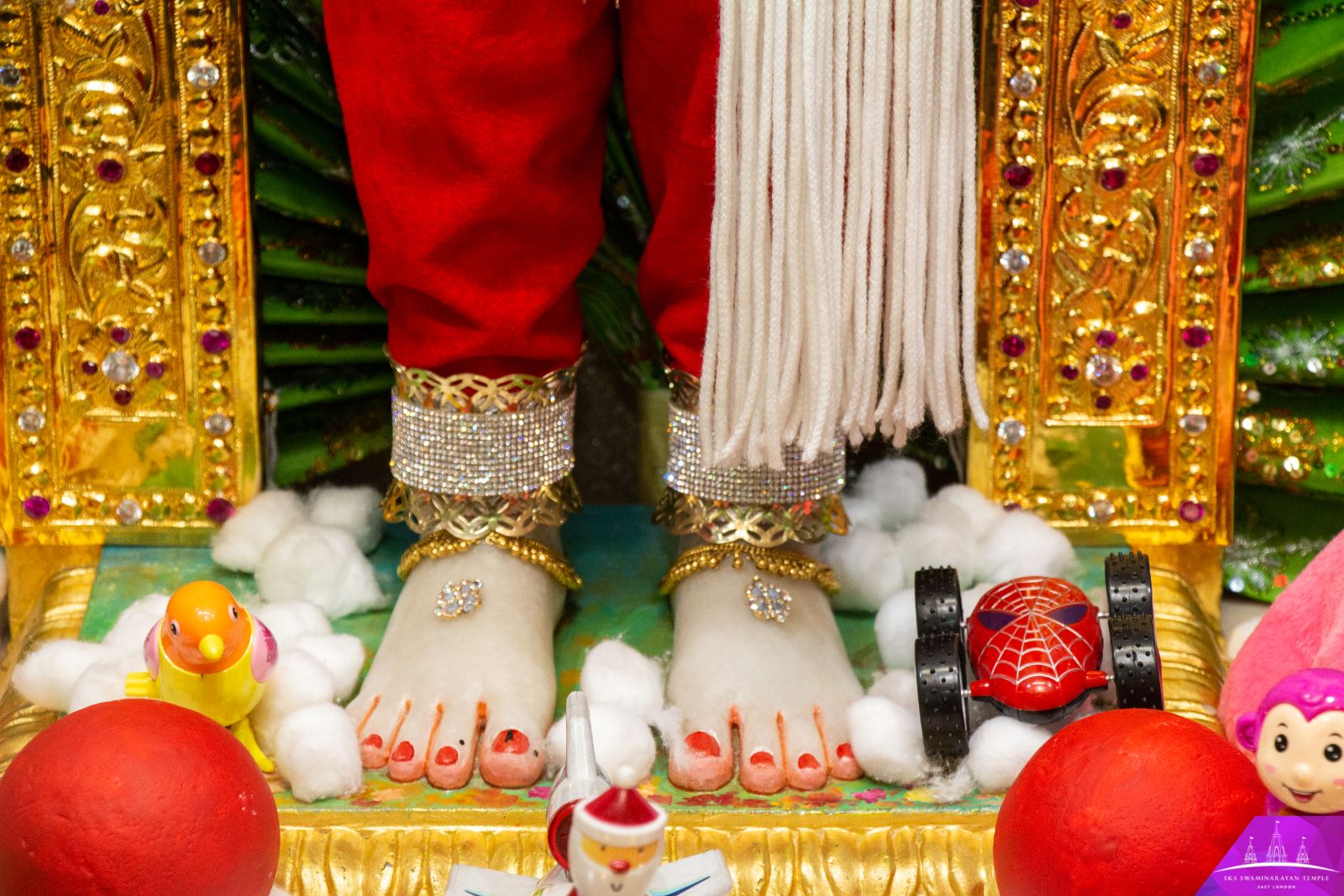 ©1987-2017 SKS Swaminarayan Temple East London