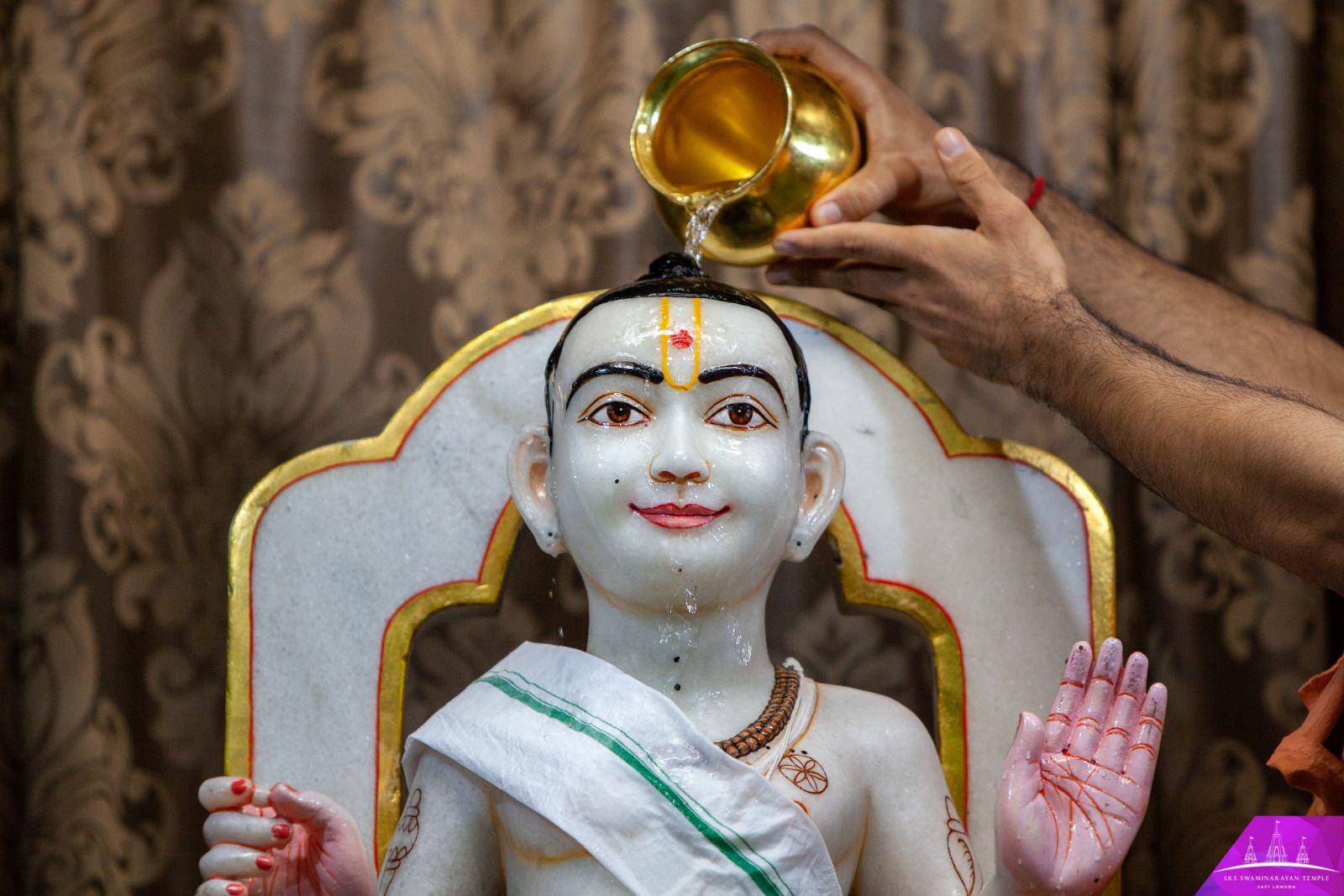 ©1987-2017 SKS Swaminarayan Temple East London