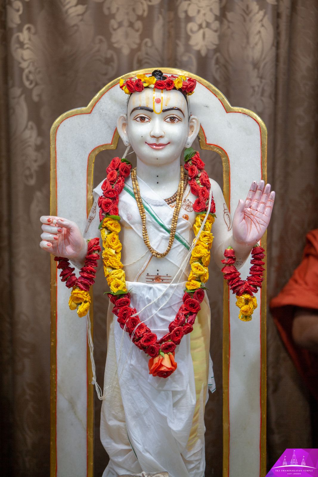 ©1987-2017 SKS Swaminarayan Temple East London