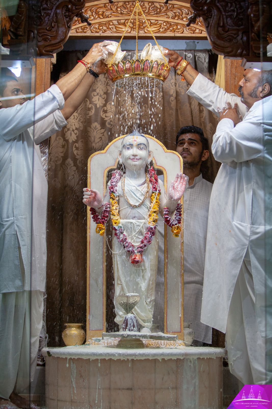 ©1987-2017 SKS Swaminarayan Temple East London