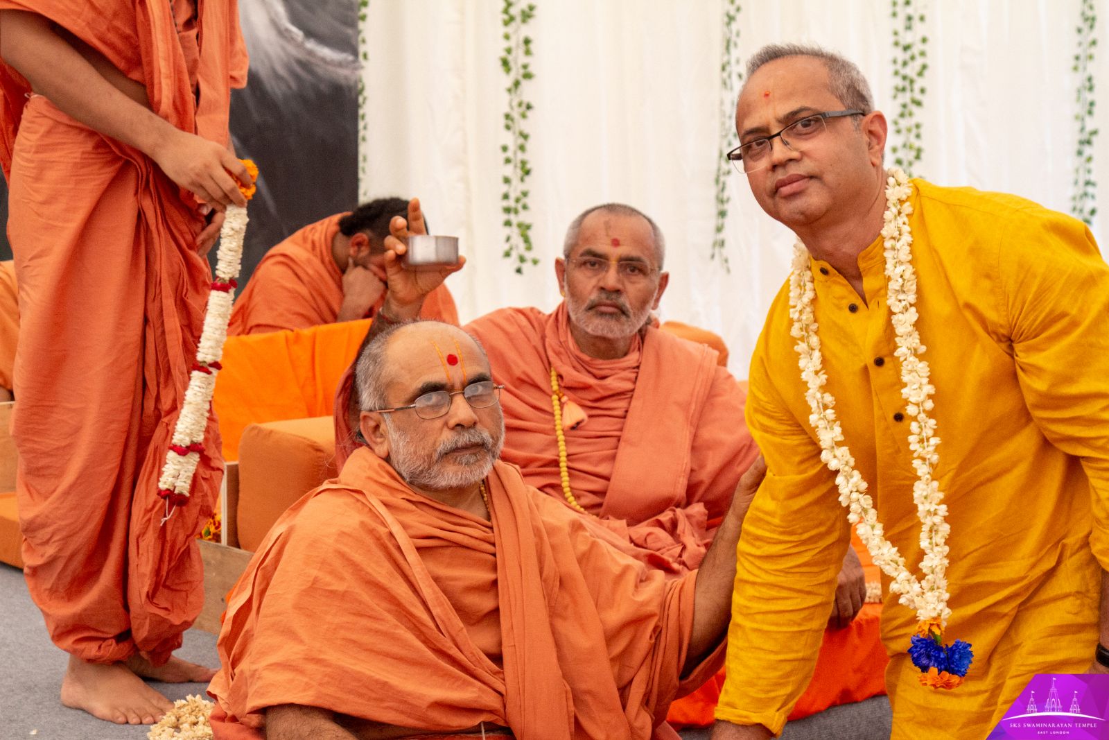 ©1987-2017 SKS Swaminarayan Temple East London
