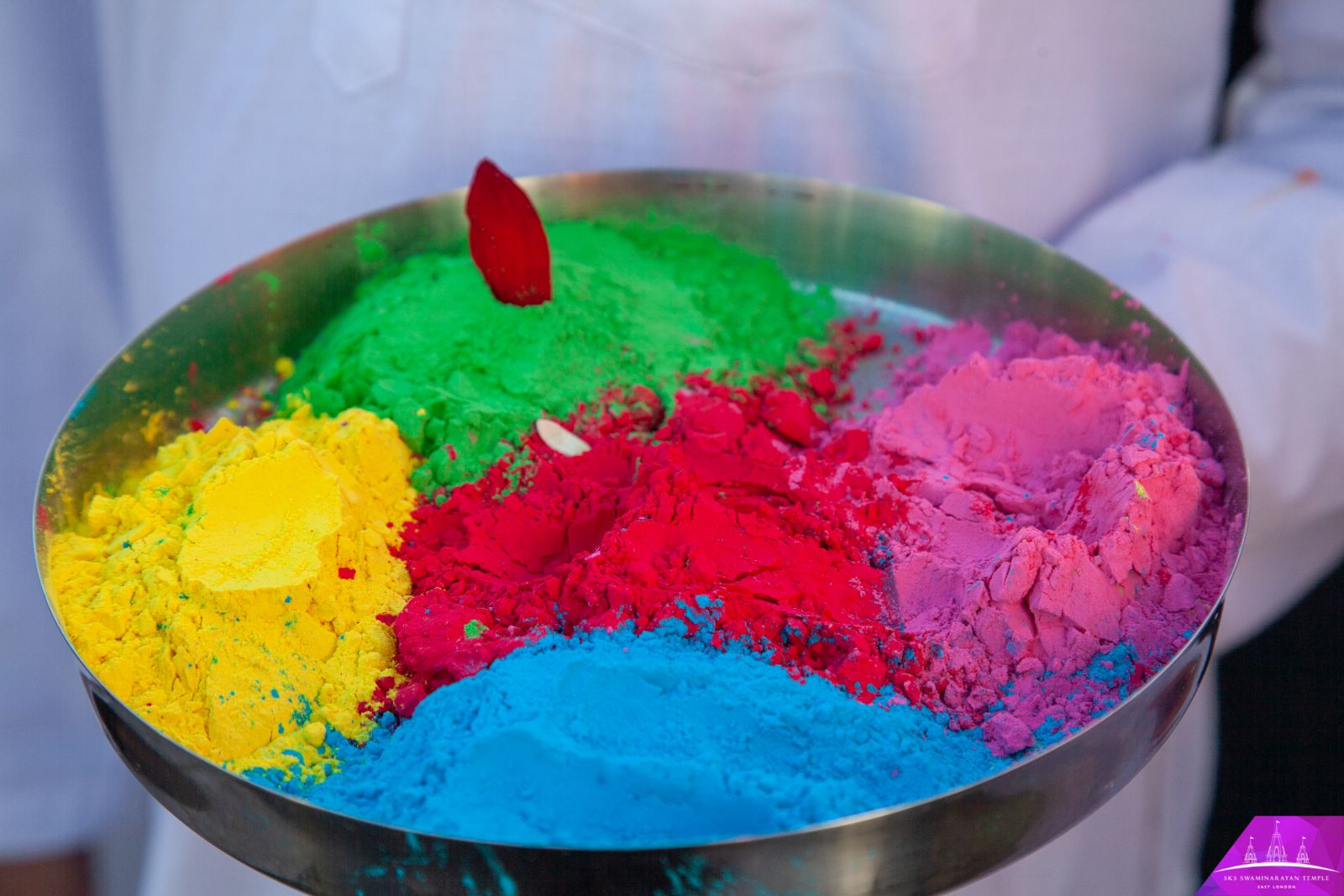 ©1987-2017 SKS Swaminarayan Temple East London