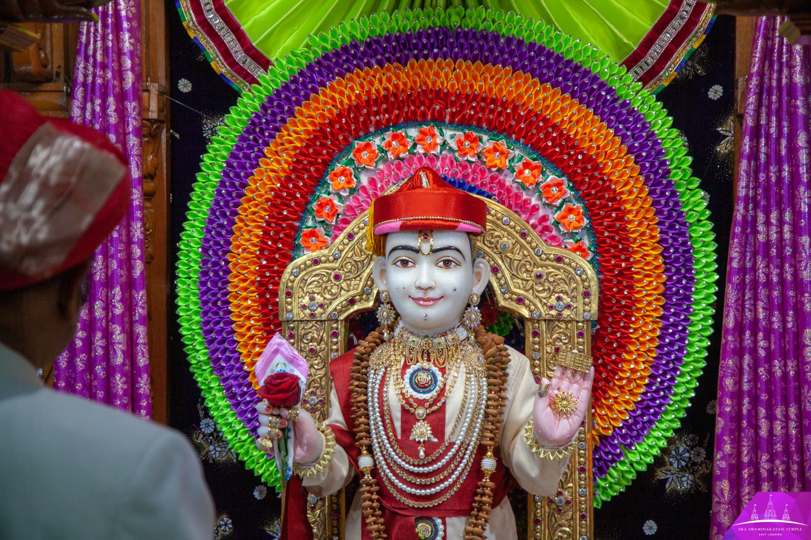 ©1987-2017 SKS Swaminarayan Temple East London