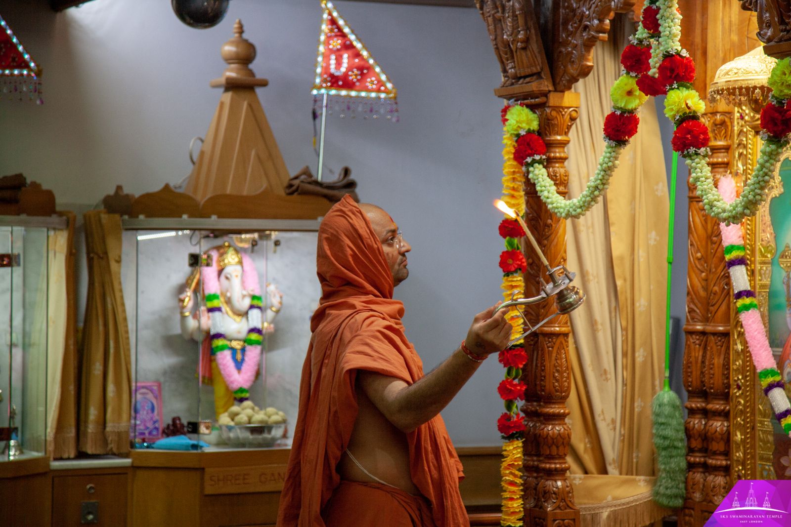 ©1987-2017 SKS Swaminarayan Temple East London