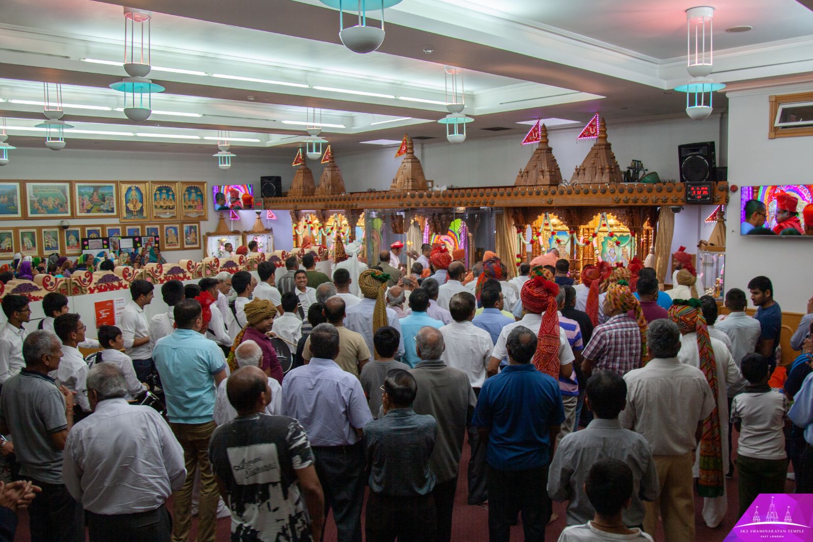 ©1987-2017 SKS Swaminarayan Temple East London