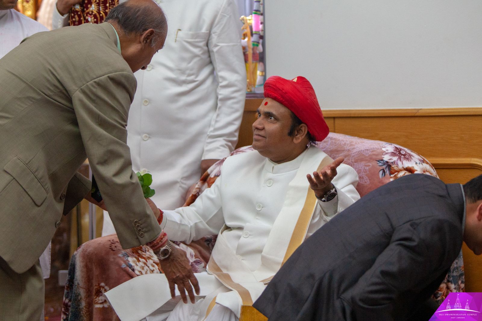 ©1987-2017 SKS Swaminarayan Temple East London