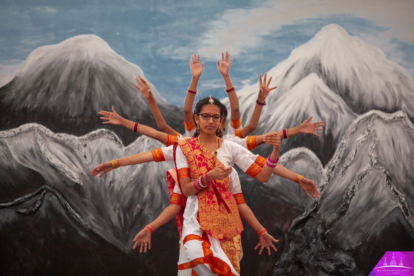 ©1987-2017 SKS Swaminarayan Temple East London