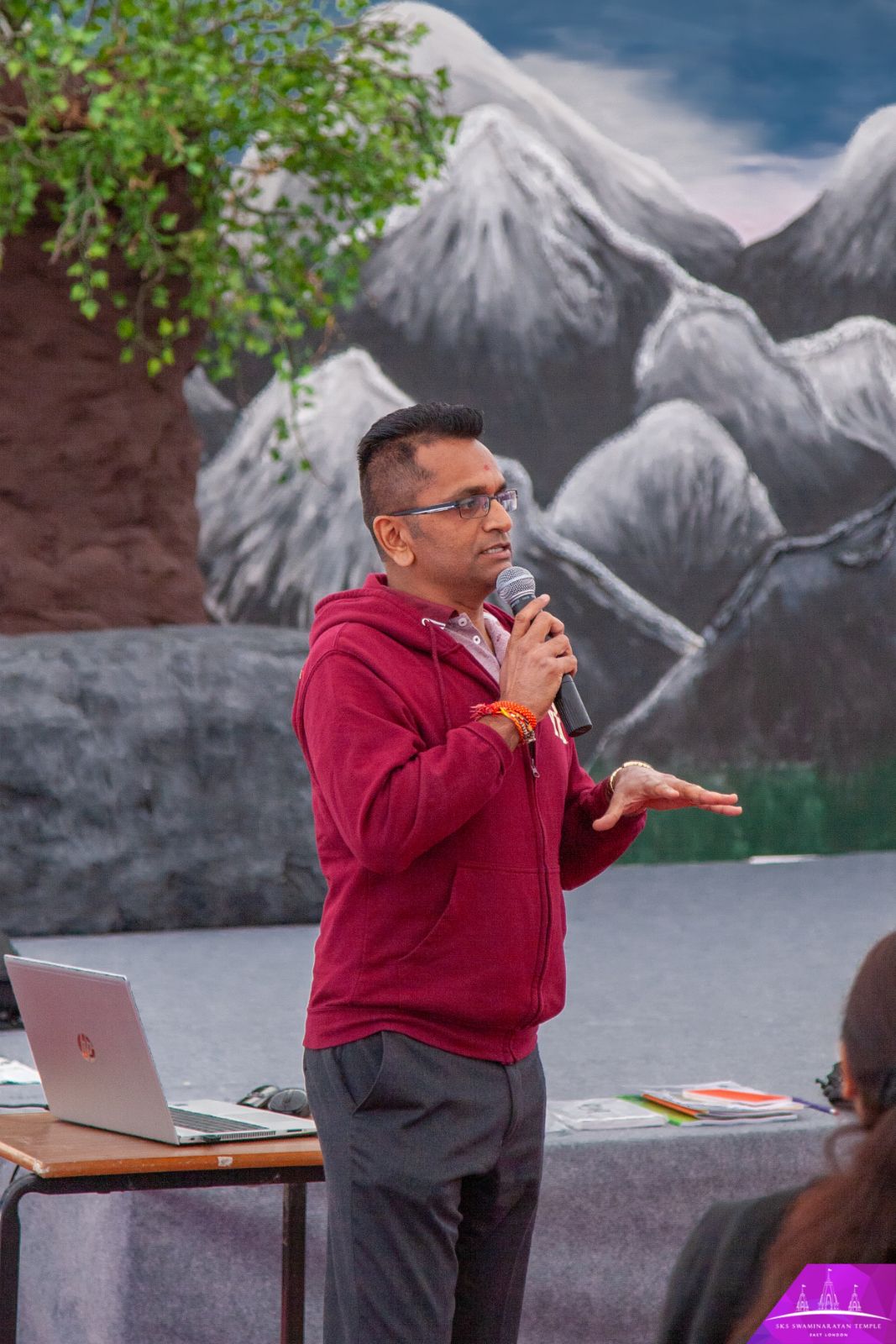 ©1987-2017 SKS Swaminarayan Temple East London