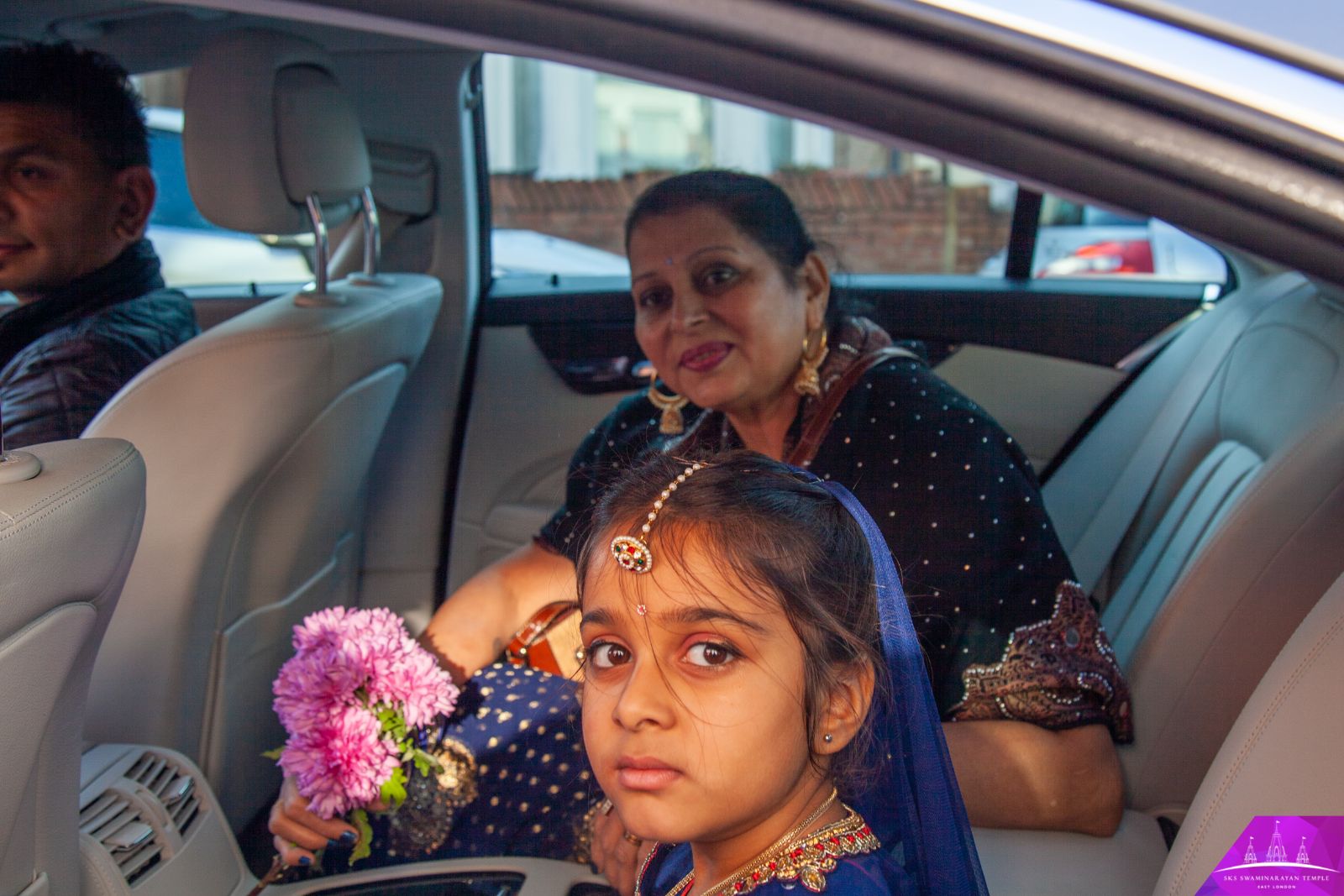 ©1987-2017 SKS Swaminarayan Temple East London