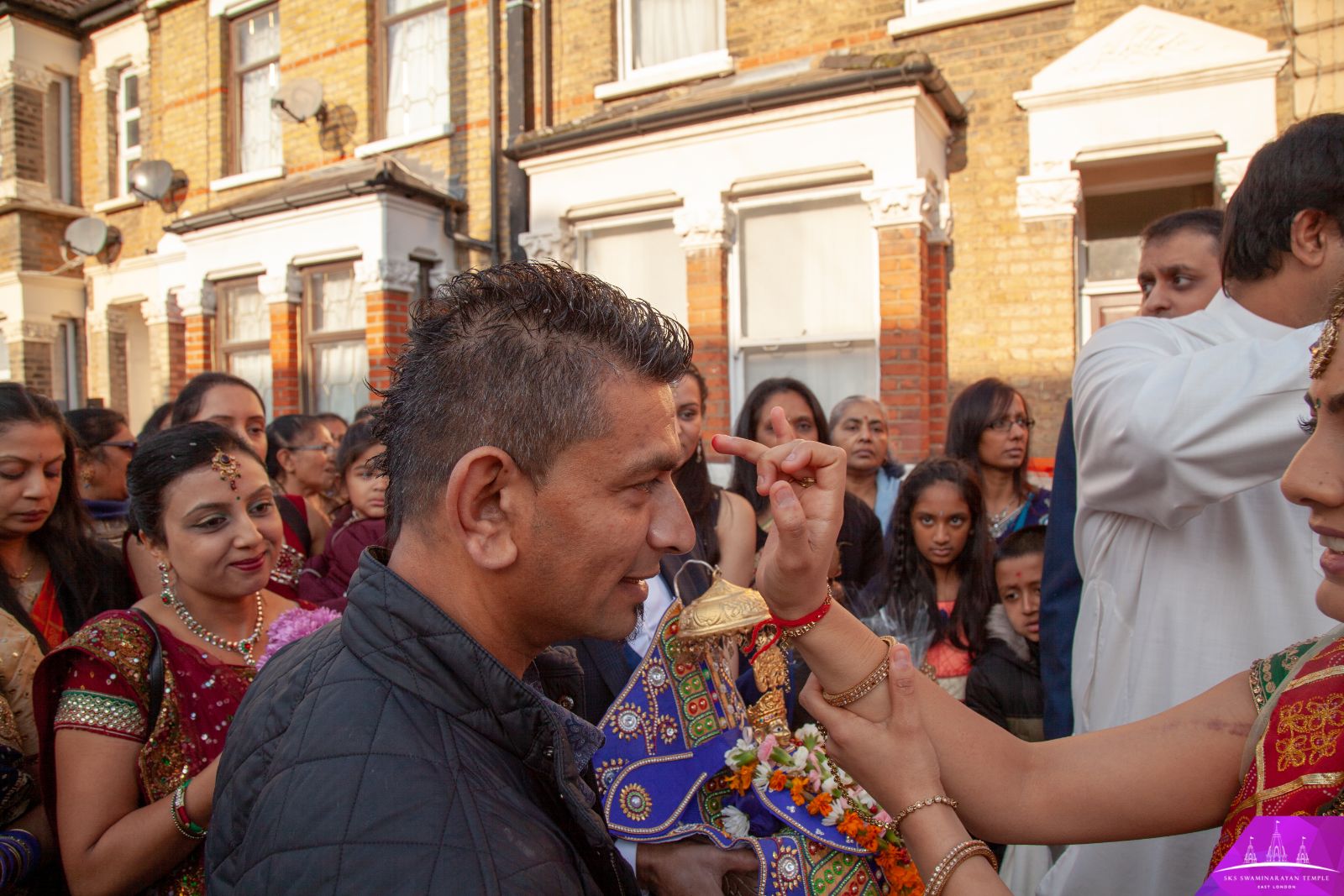 ©1987-2017 SKS Swaminarayan Temple East London