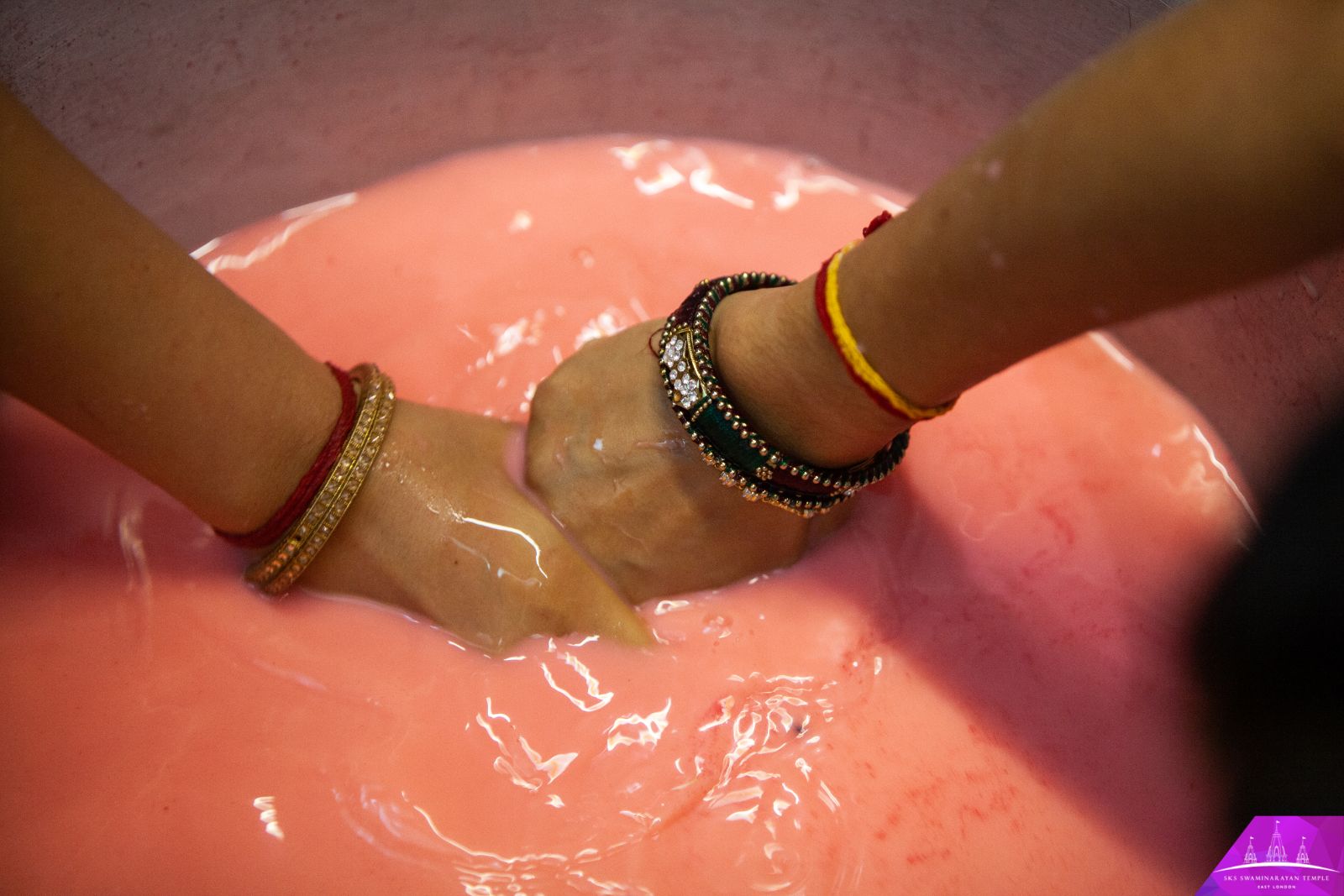 ©1987-2017 SKS Swaminarayan Temple East London
