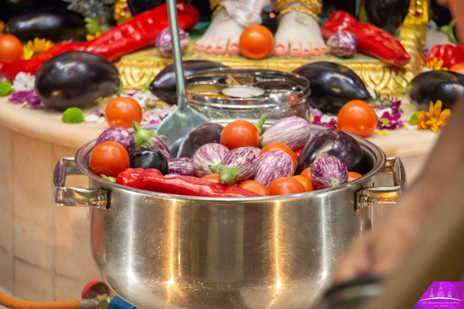 ©1987-2017 SKS Swaminarayan Temple East London