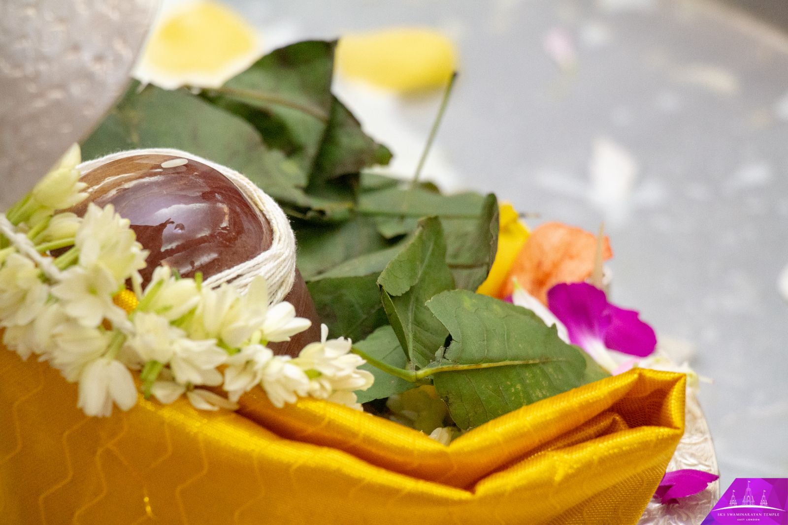 ©1987-2017 SKS Swaminarayan Temple East London