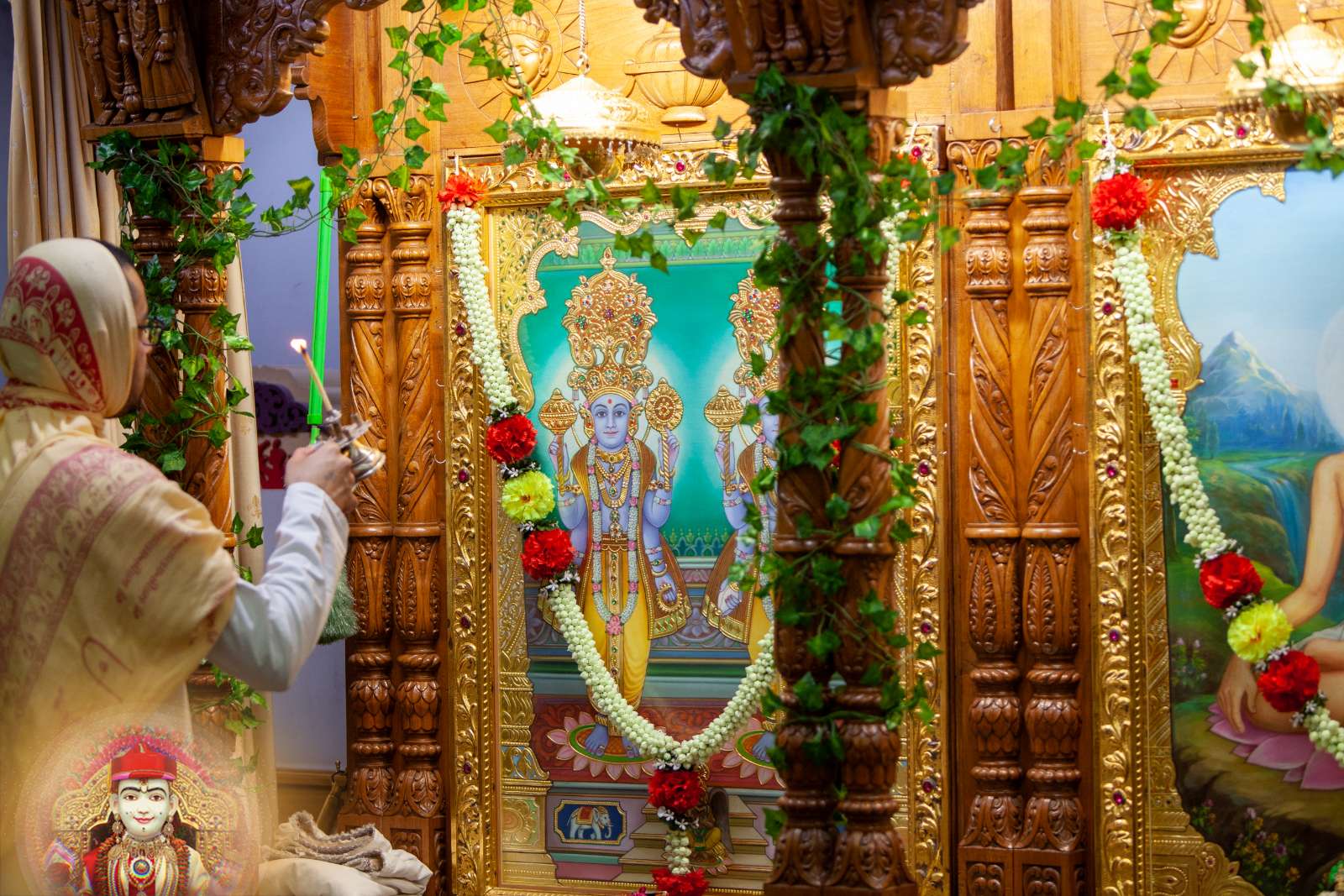 ©1987-2017 SKS Swaminarayan Temple East London