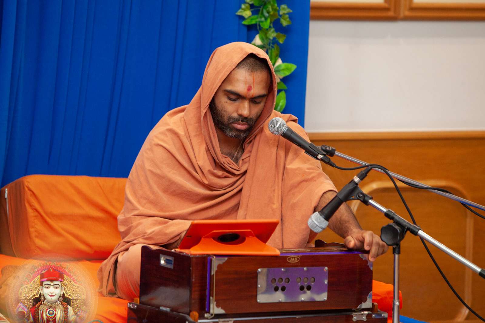 ©1987-2017 SKS Swaminarayan Temple East London
