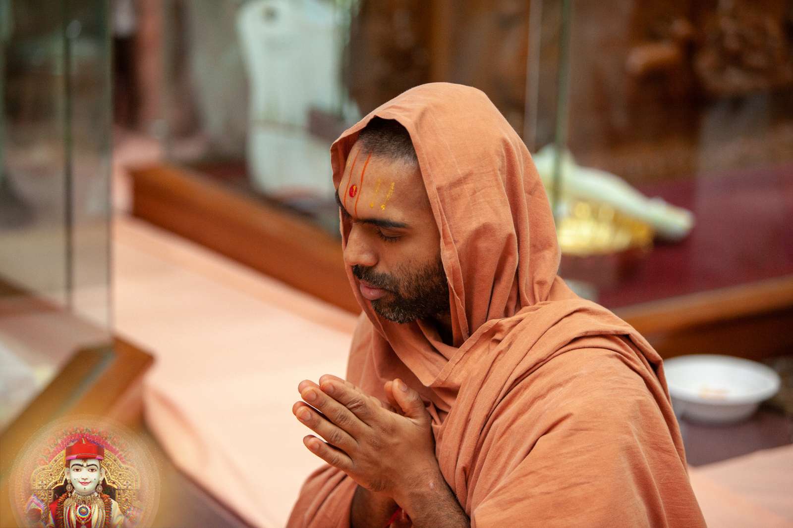 ©1987-2017 SKS Swaminarayan Temple East London