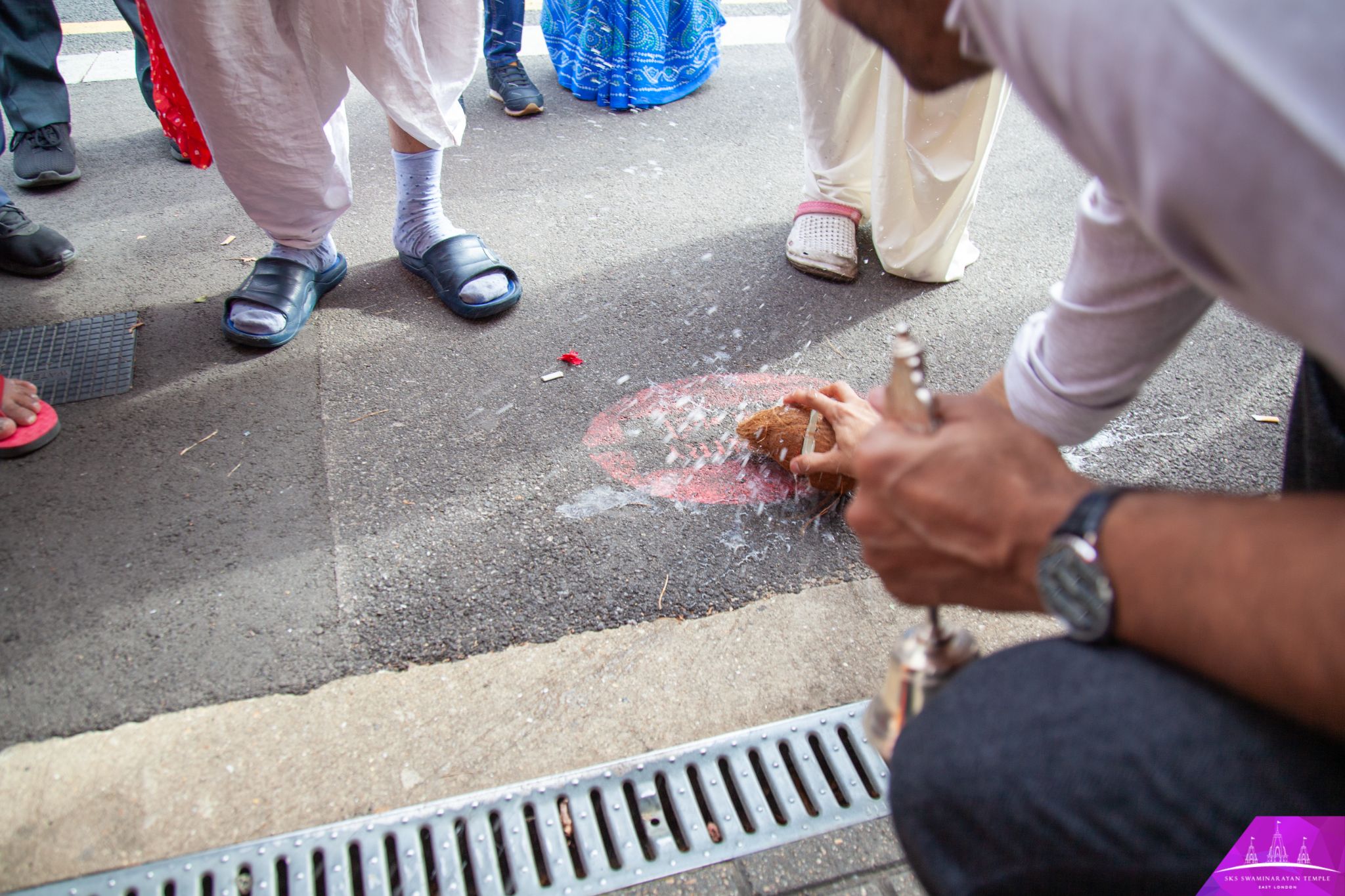 ©1987-2017 SKS Swaminarayan Temple East London