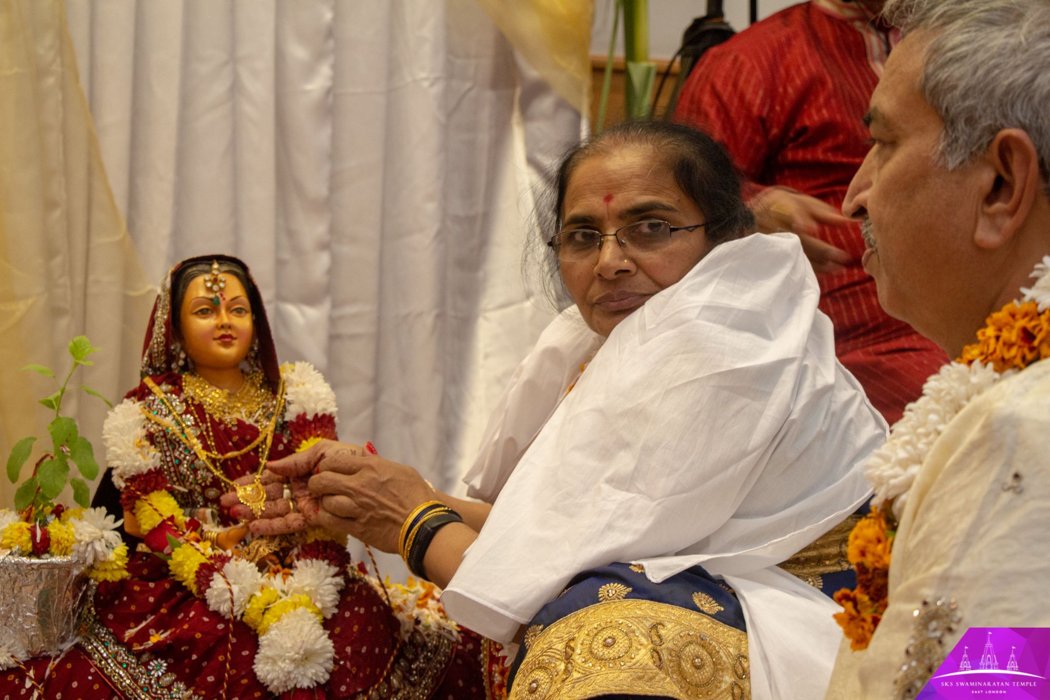 ©1987-2017 SKS Swaminarayan Temple East London