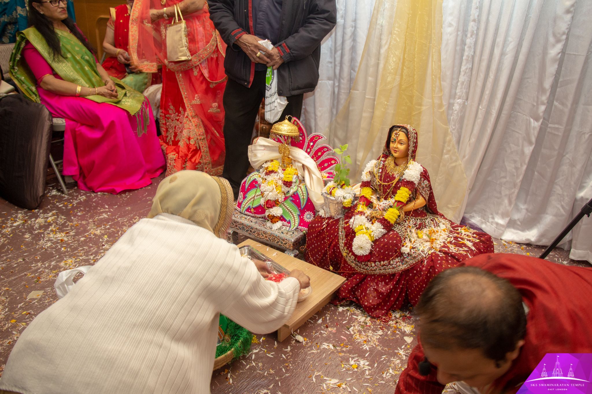 ©1987-2017 SKS Swaminarayan Temple East London