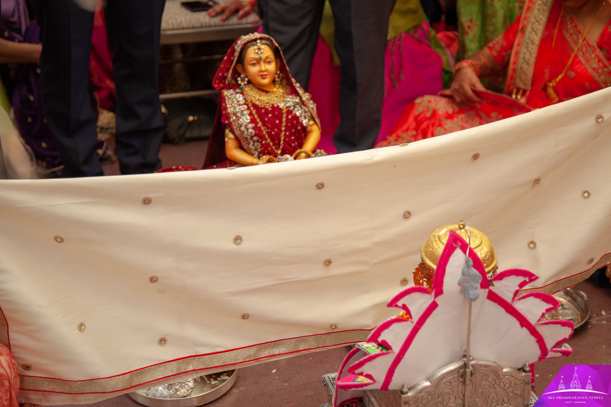 ©1987-2017 SKS Swaminarayan Temple East London