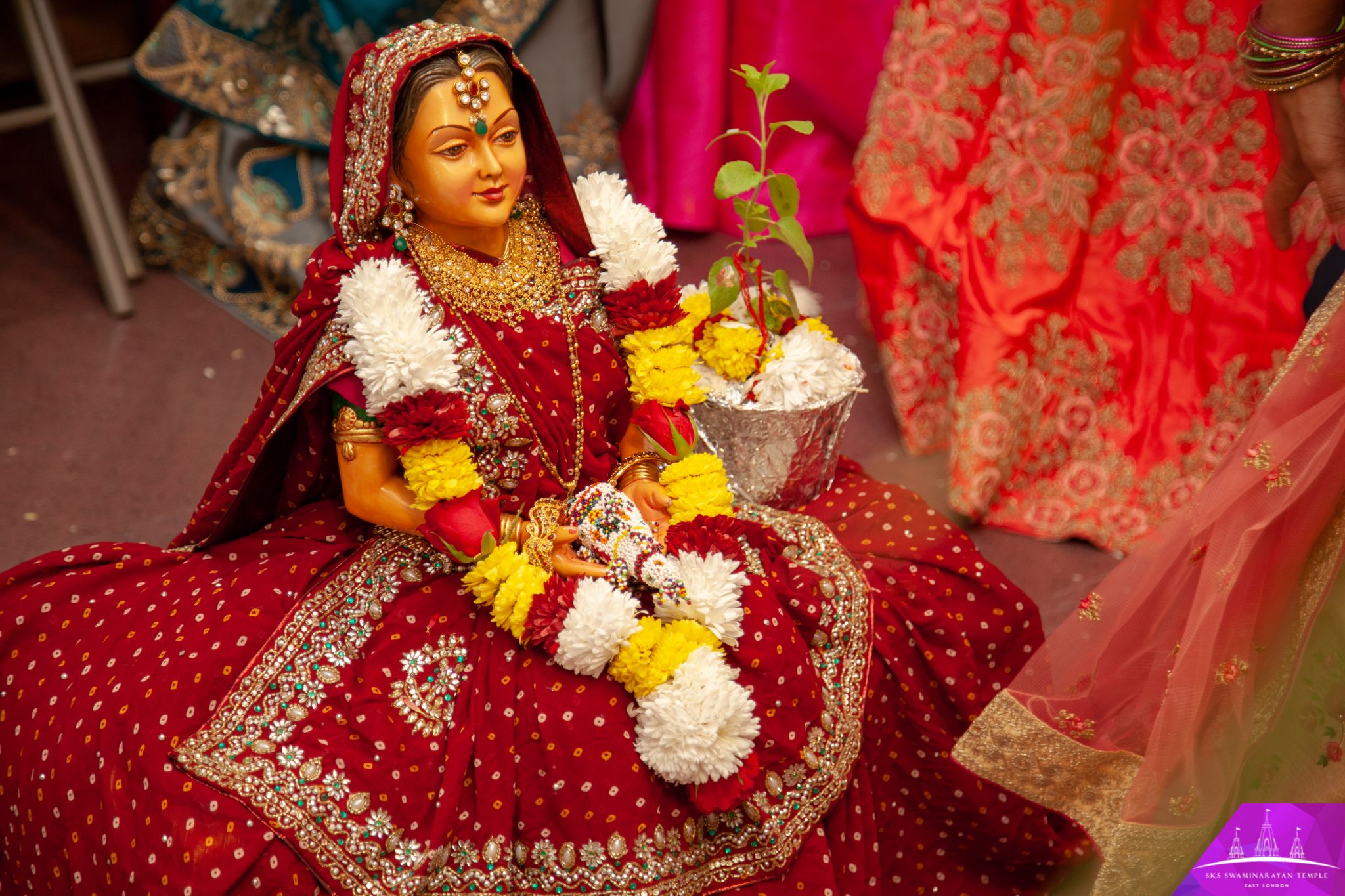 ©1987-2017 SKS Swaminarayan Temple East London