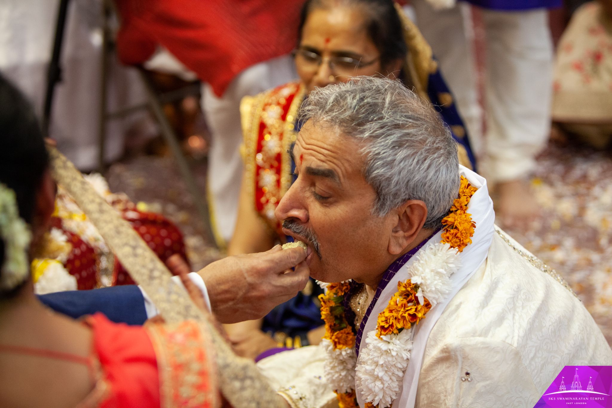 ©1987-2017 SKS Swaminarayan Temple East London