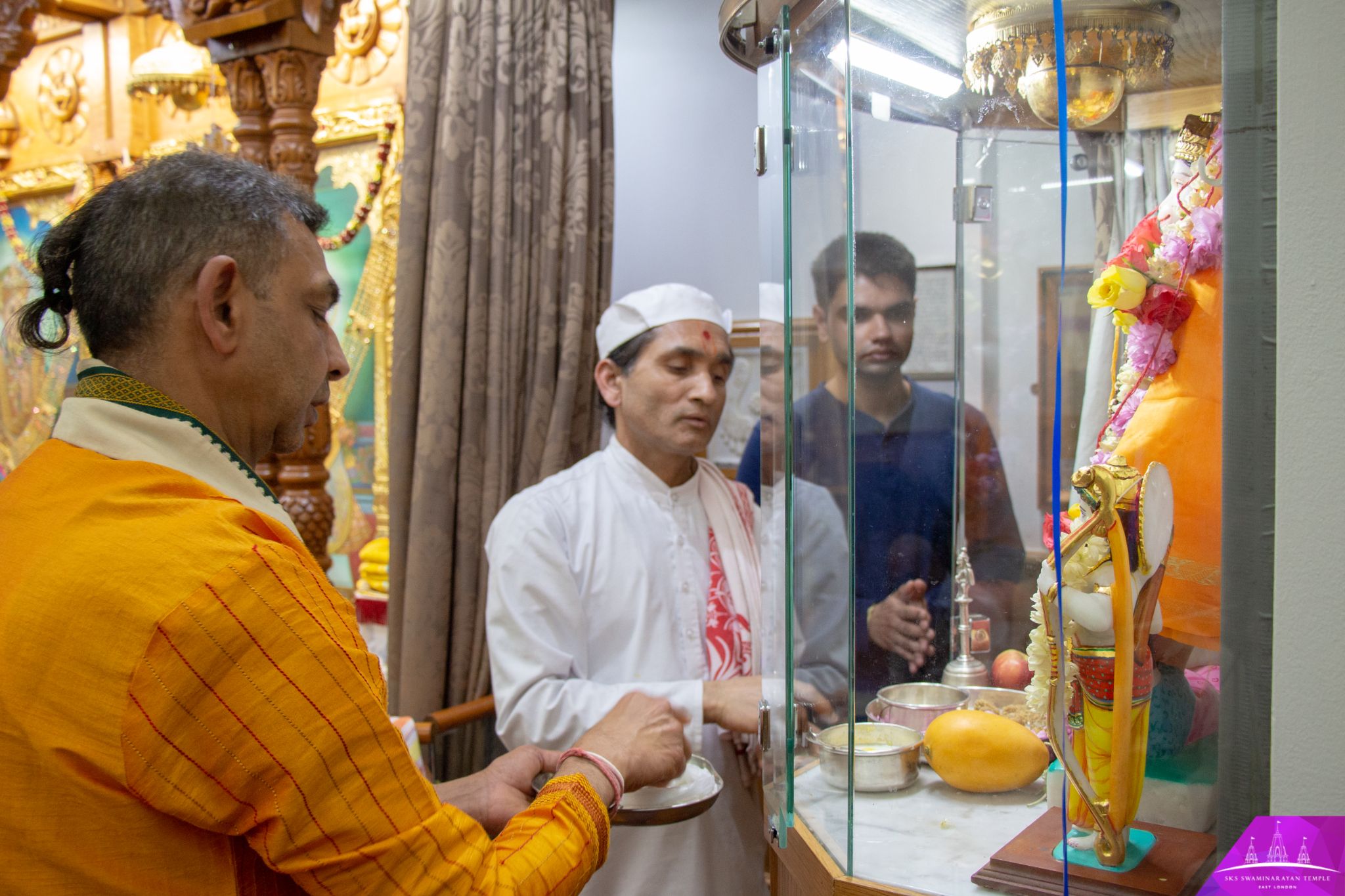 ©1987-2017 SKS Swaminarayan Temple East London