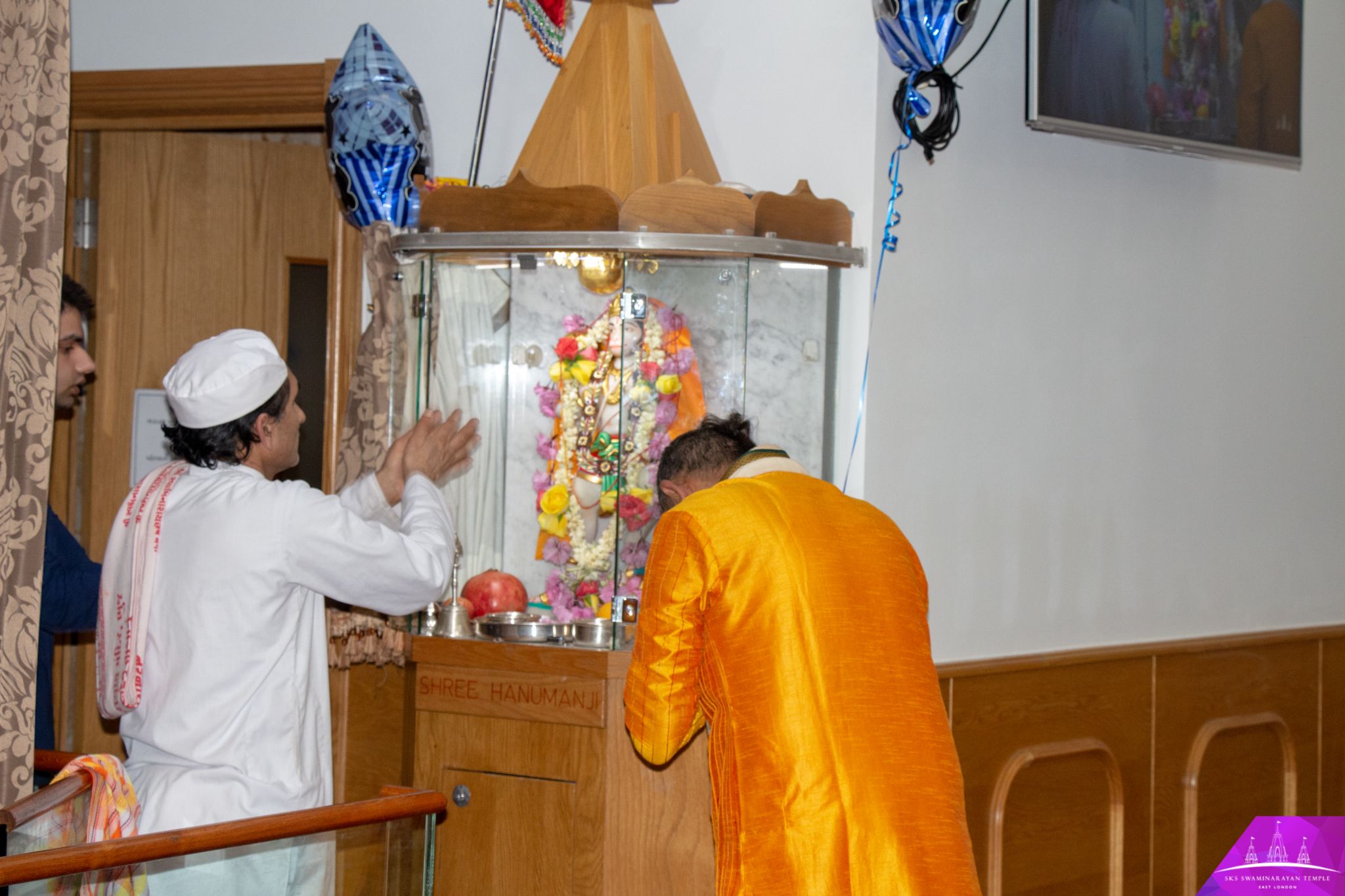 ©1987-2017 SKS Swaminarayan Temple East London