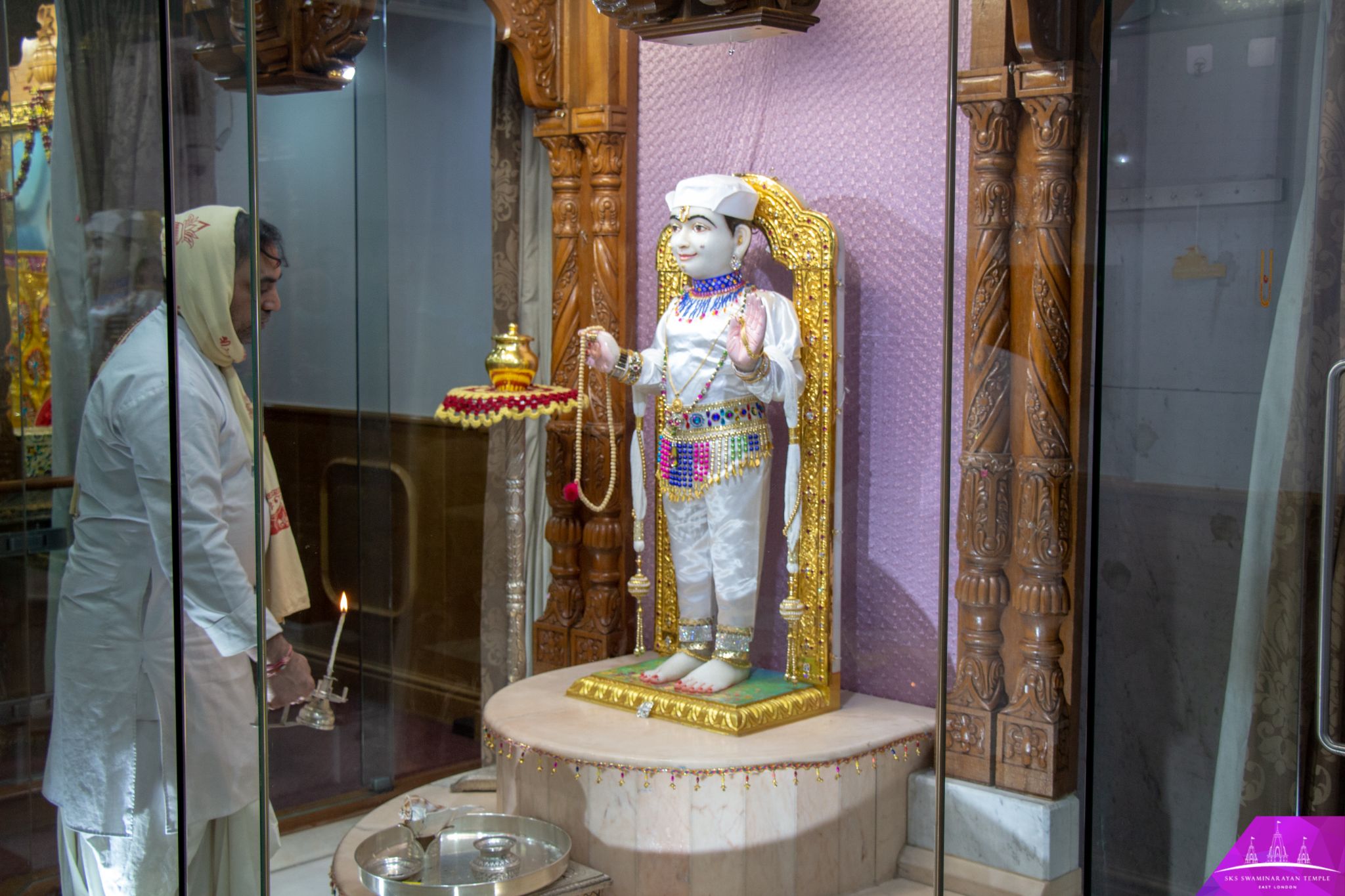 ©1987-2017 SKS Swaminarayan Temple East London