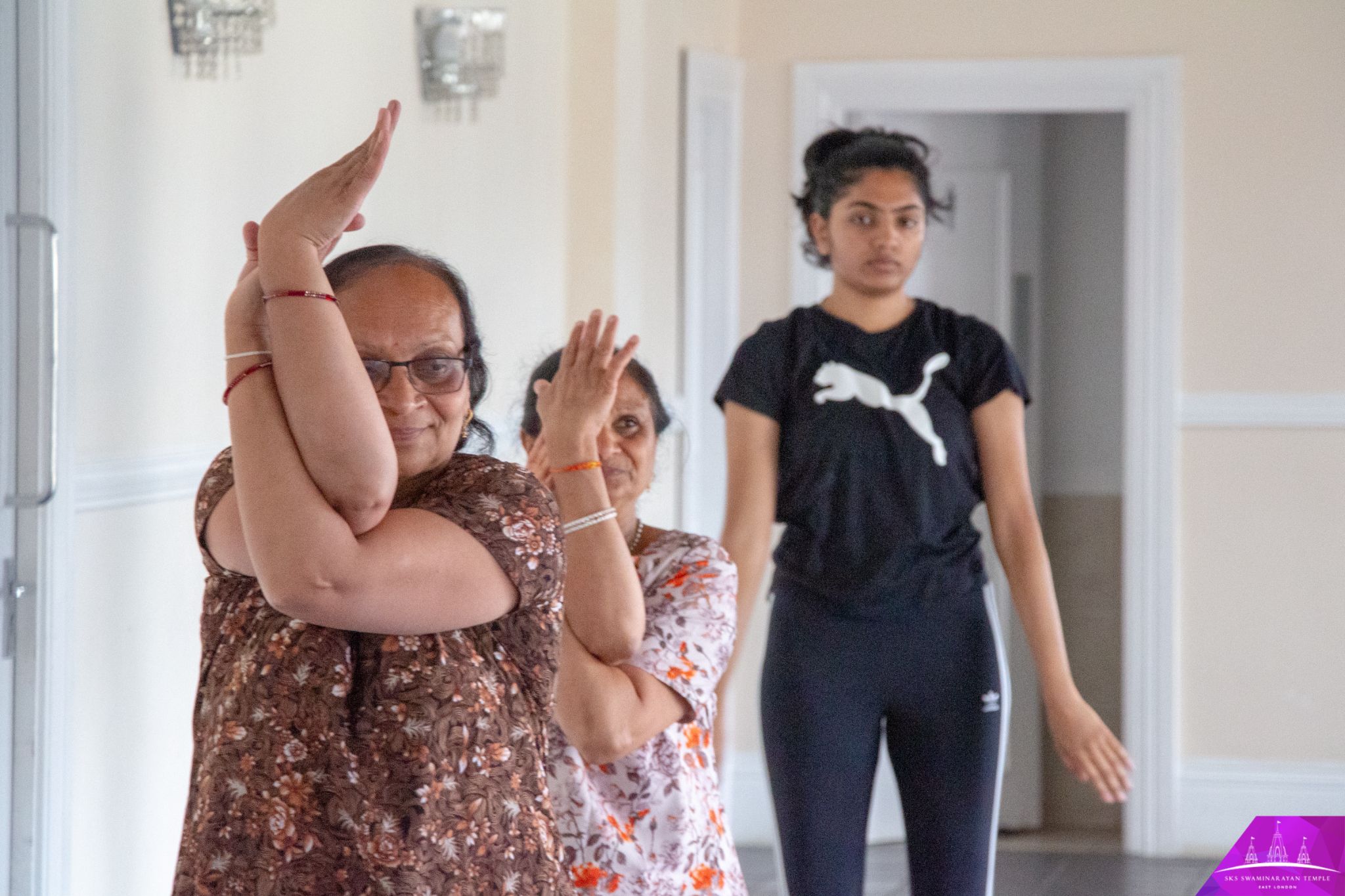 ©1987-2017 SKS Swaminarayan Temple East London