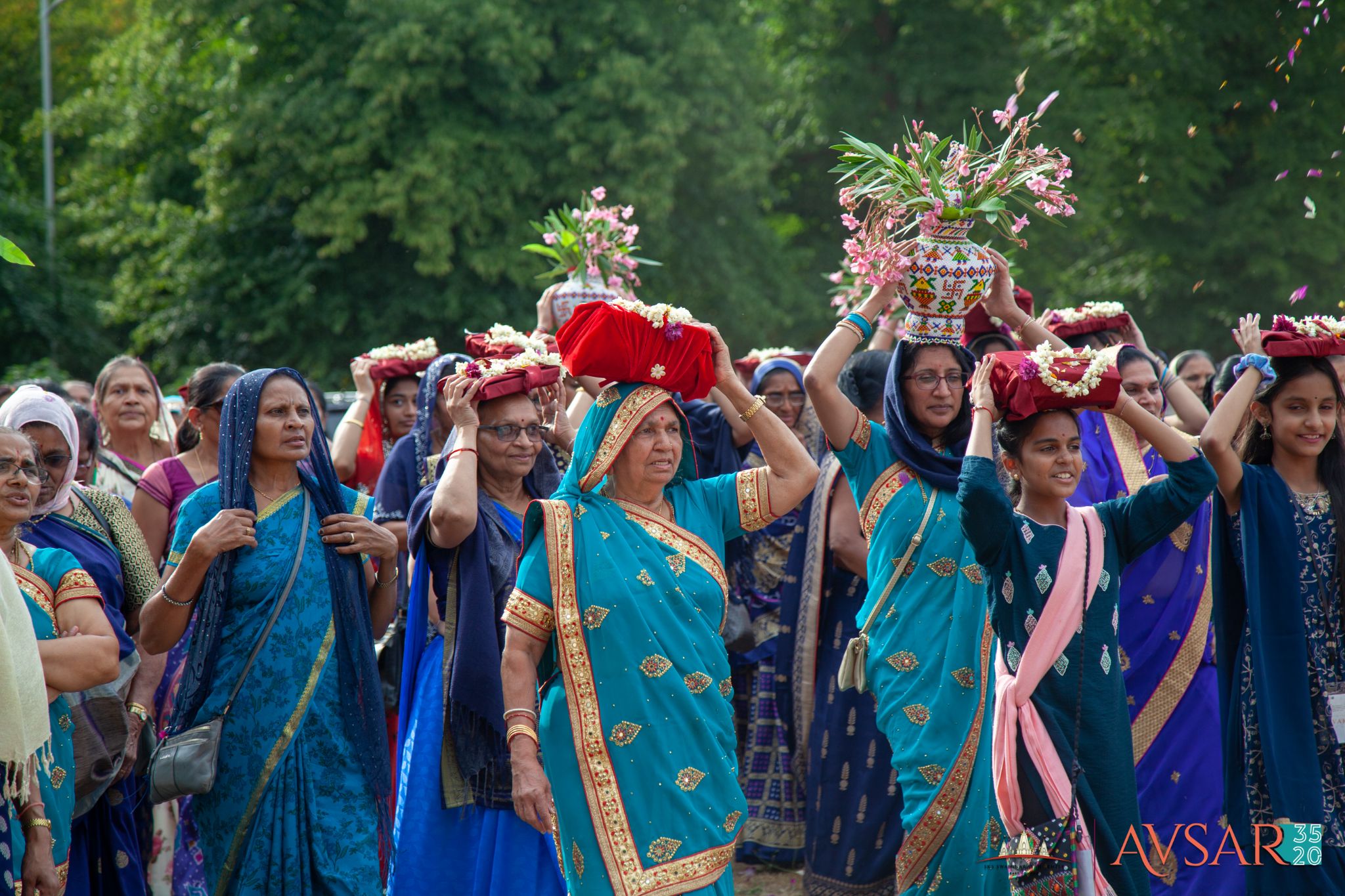 ©1987-2017 SKS Swaminarayan Temple East London