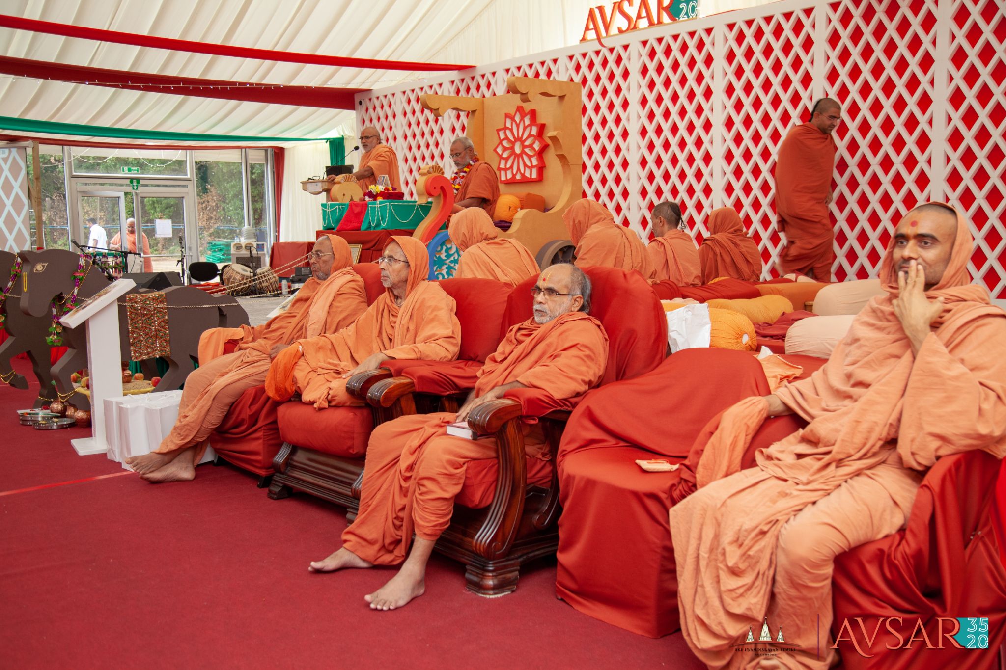 ©1987-2017 SKS Swaminarayan Temple East London