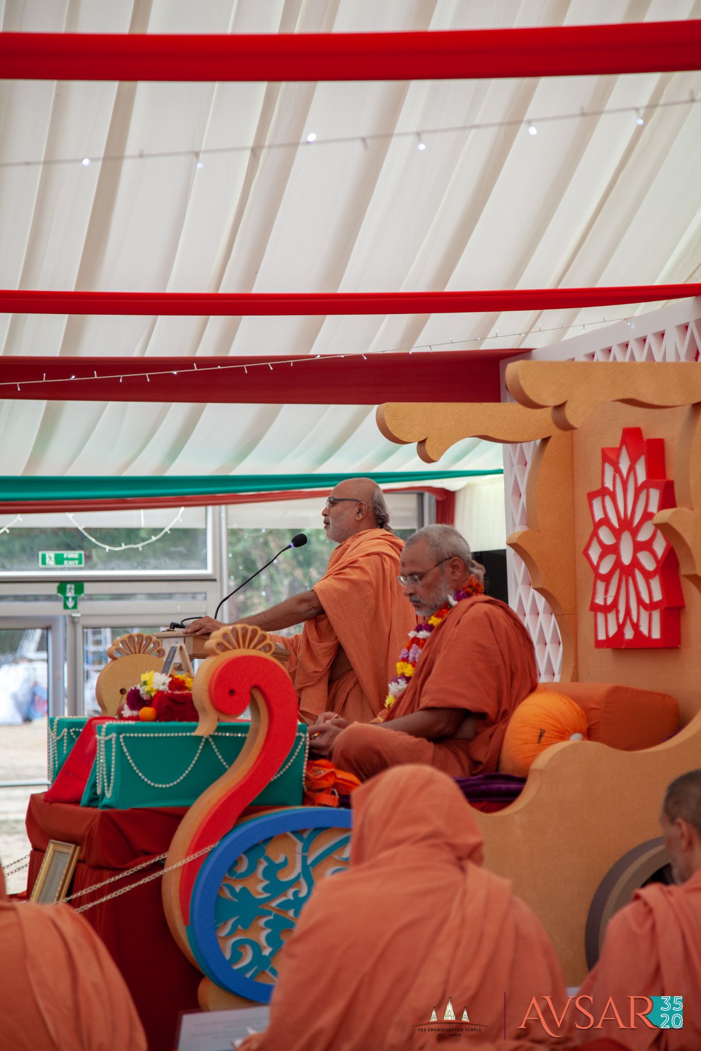 ©1987-2017 SKS Swaminarayan Temple East London