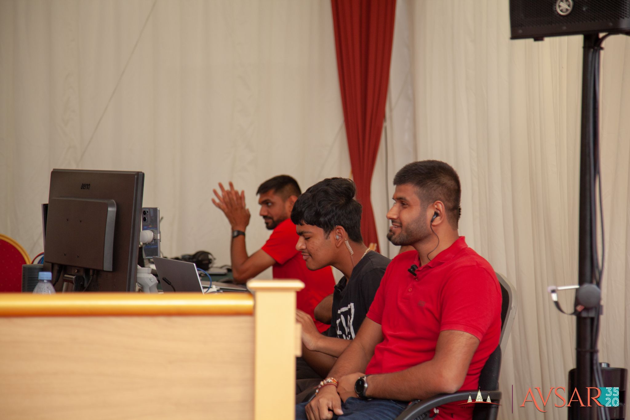 ©1987-2017 SKS Swaminarayan Temple East London