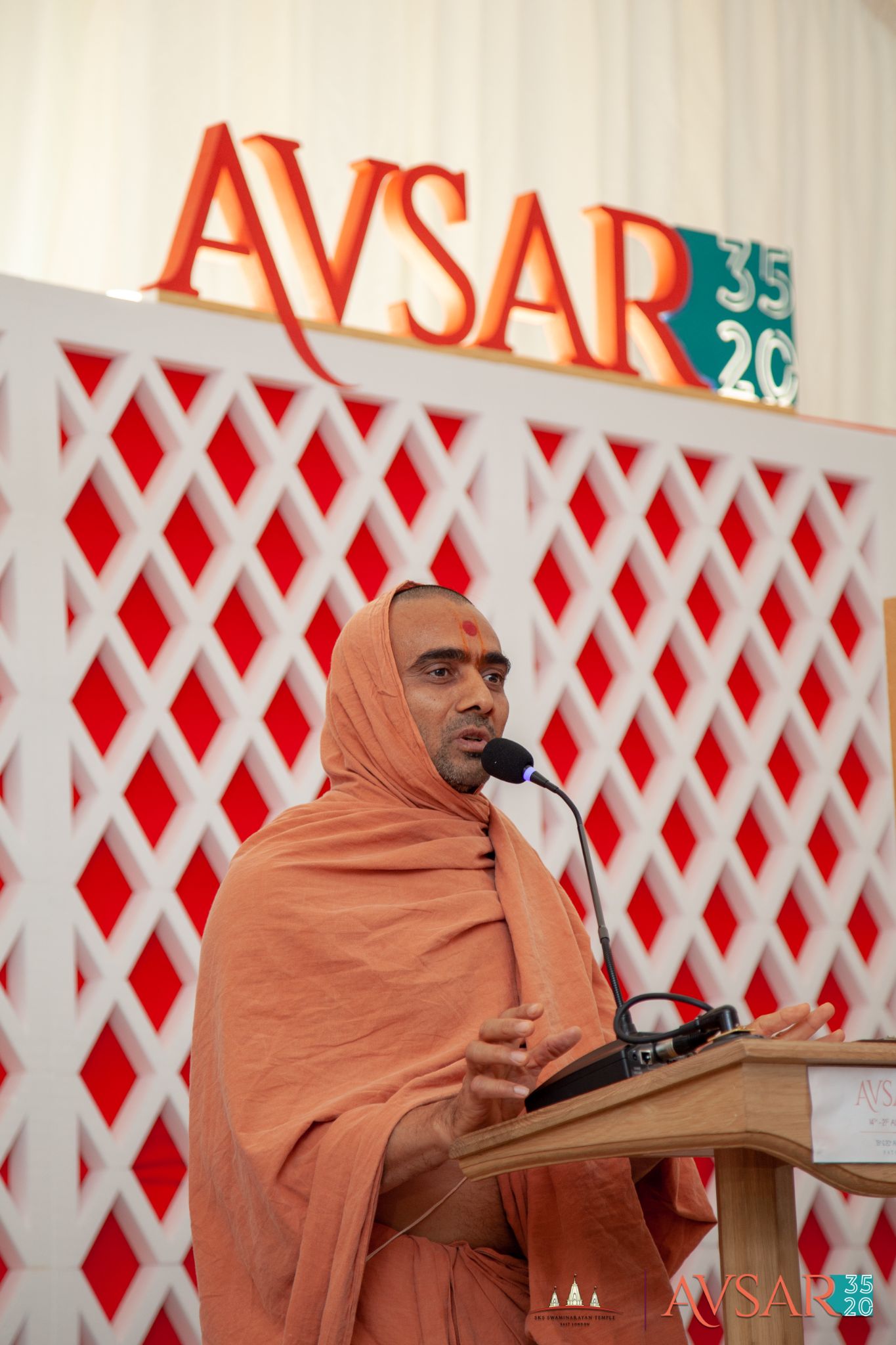 ©1987-2017 SKS Swaminarayan Temple East London