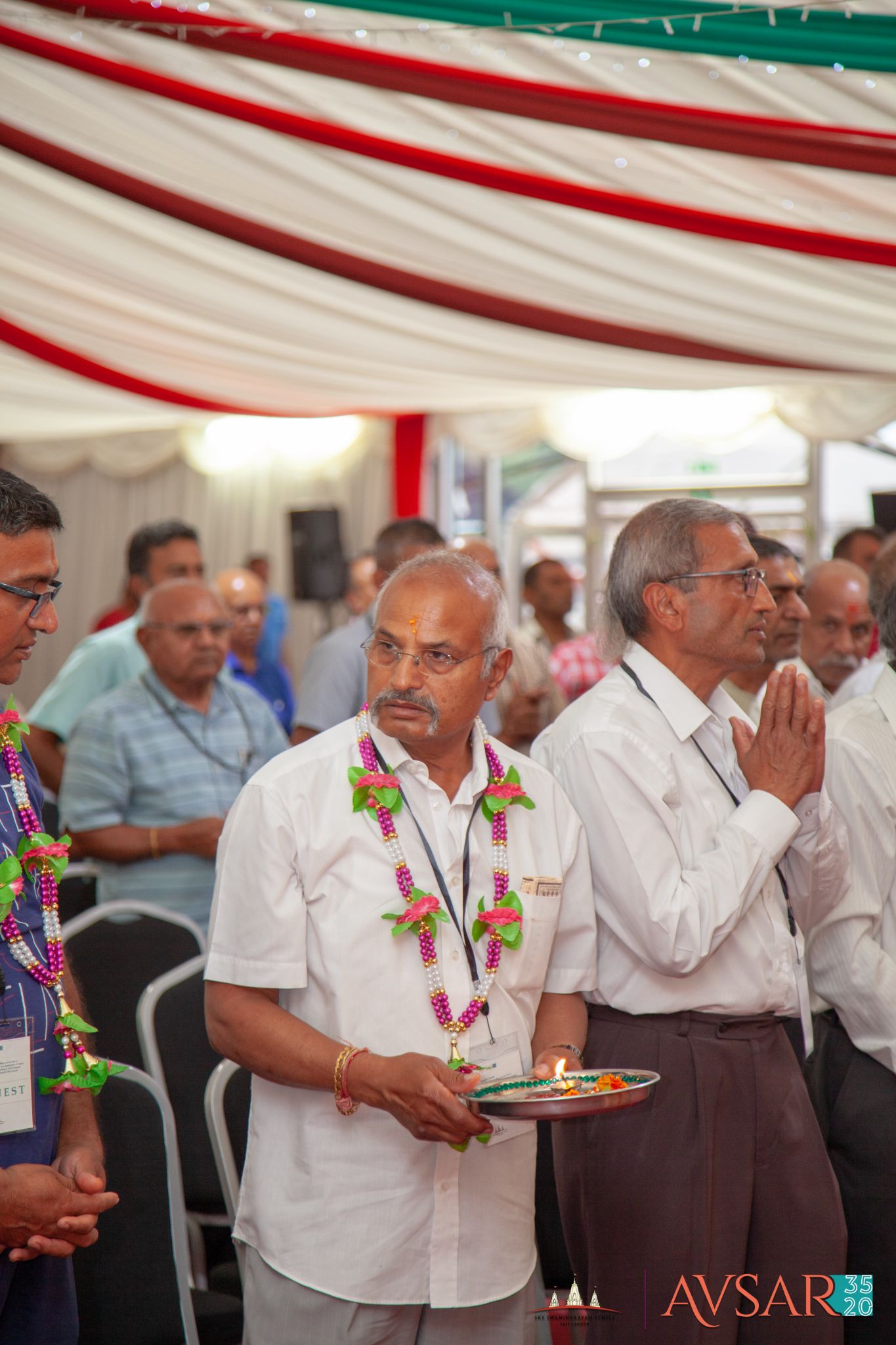 ©1987-2017 SKS Swaminarayan Temple East London