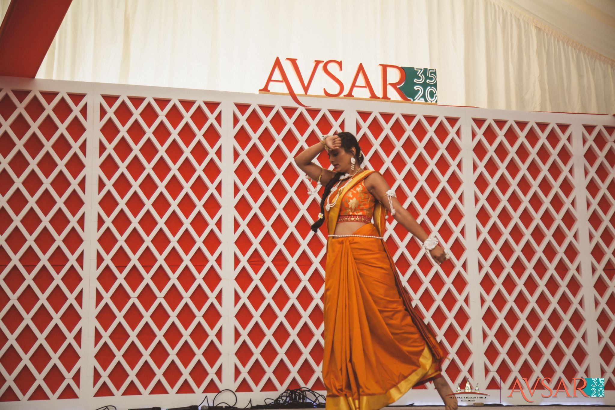 ©1987-2017 SKS Swaminarayan Temple East London