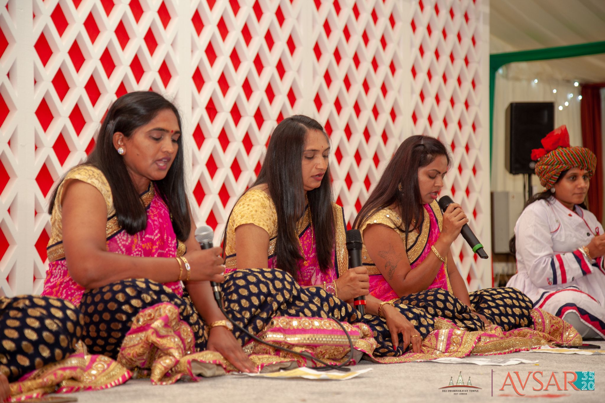 ©1987-2017 SKS Swaminarayan Temple East London
