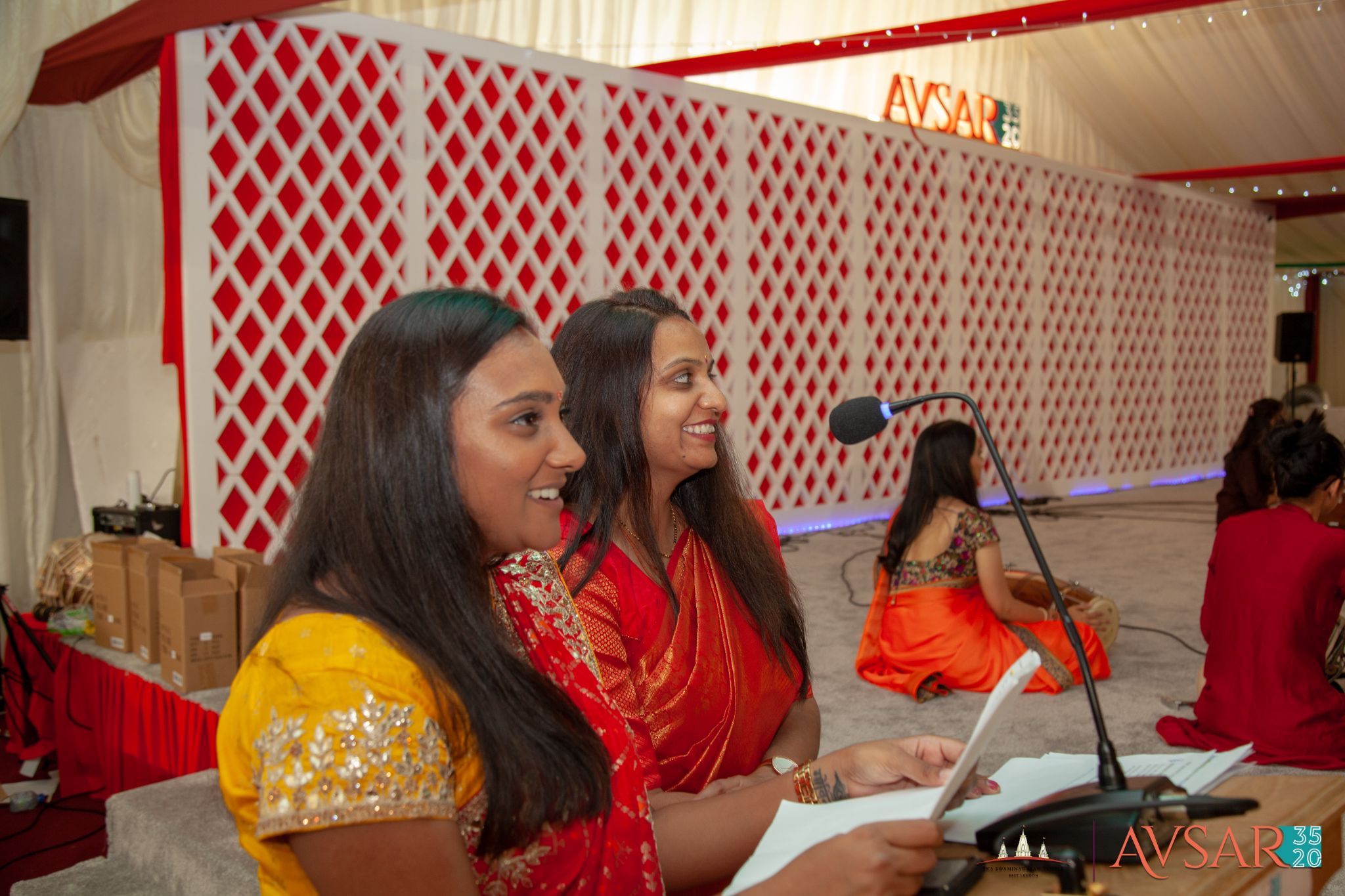 ©1987-2017 SKS Swaminarayan Temple East London