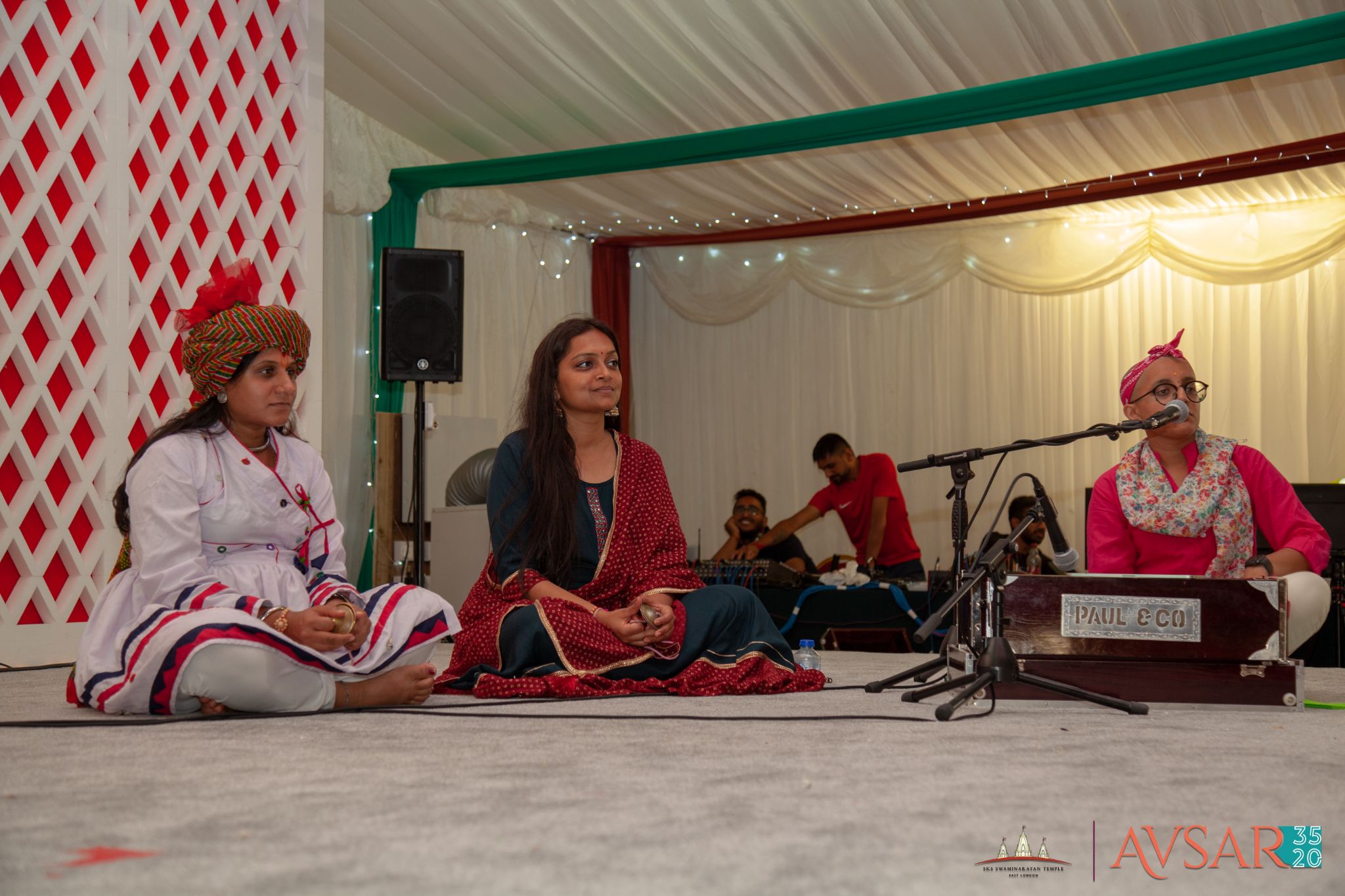 ©1987-2017 SKS Swaminarayan Temple East London