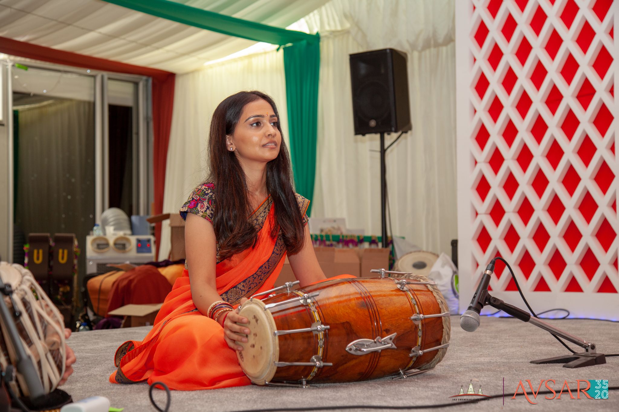 ©1987-2017 SKS Swaminarayan Temple East London