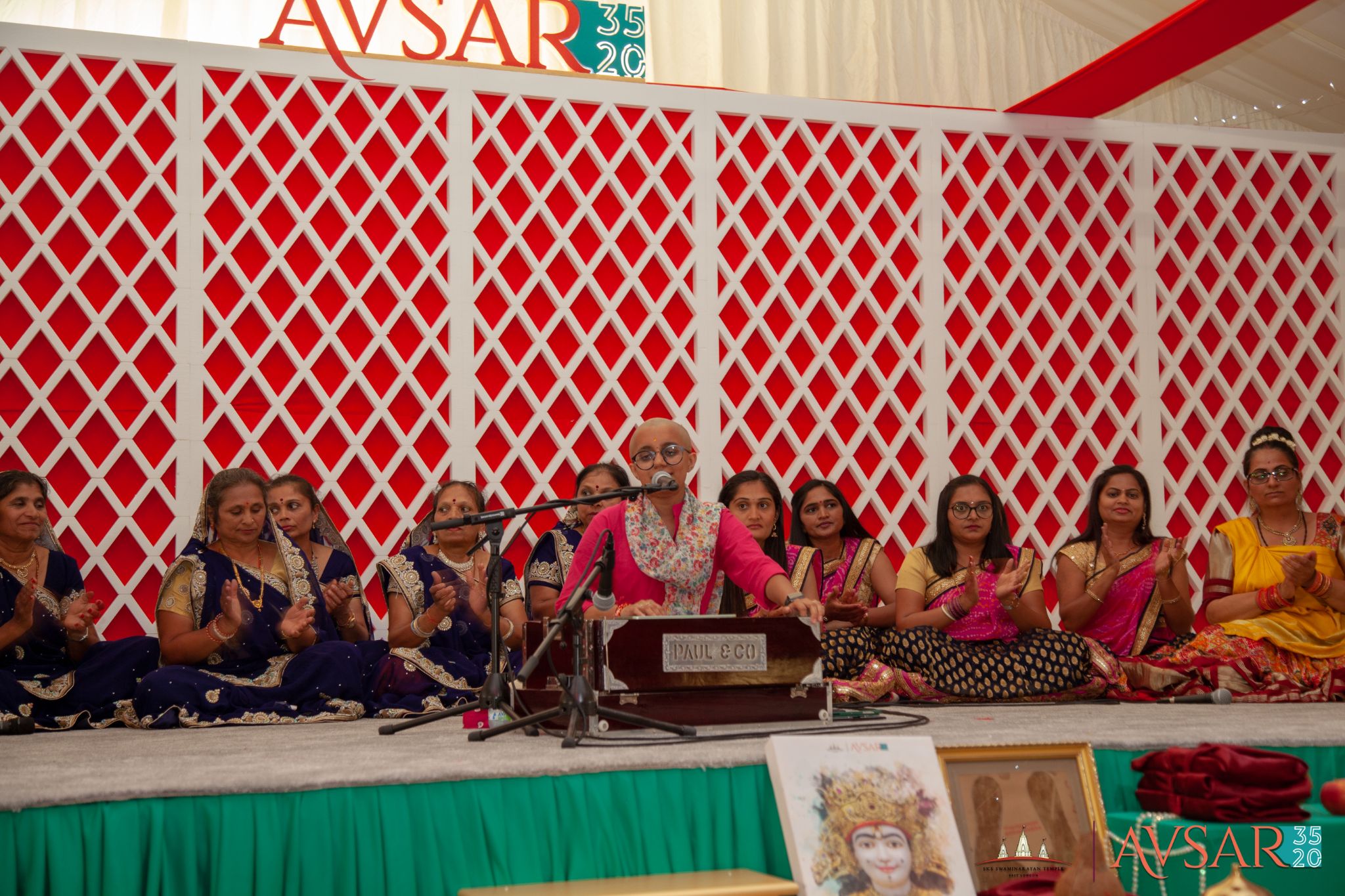 ©1987-2017 SKS Swaminarayan Temple East London