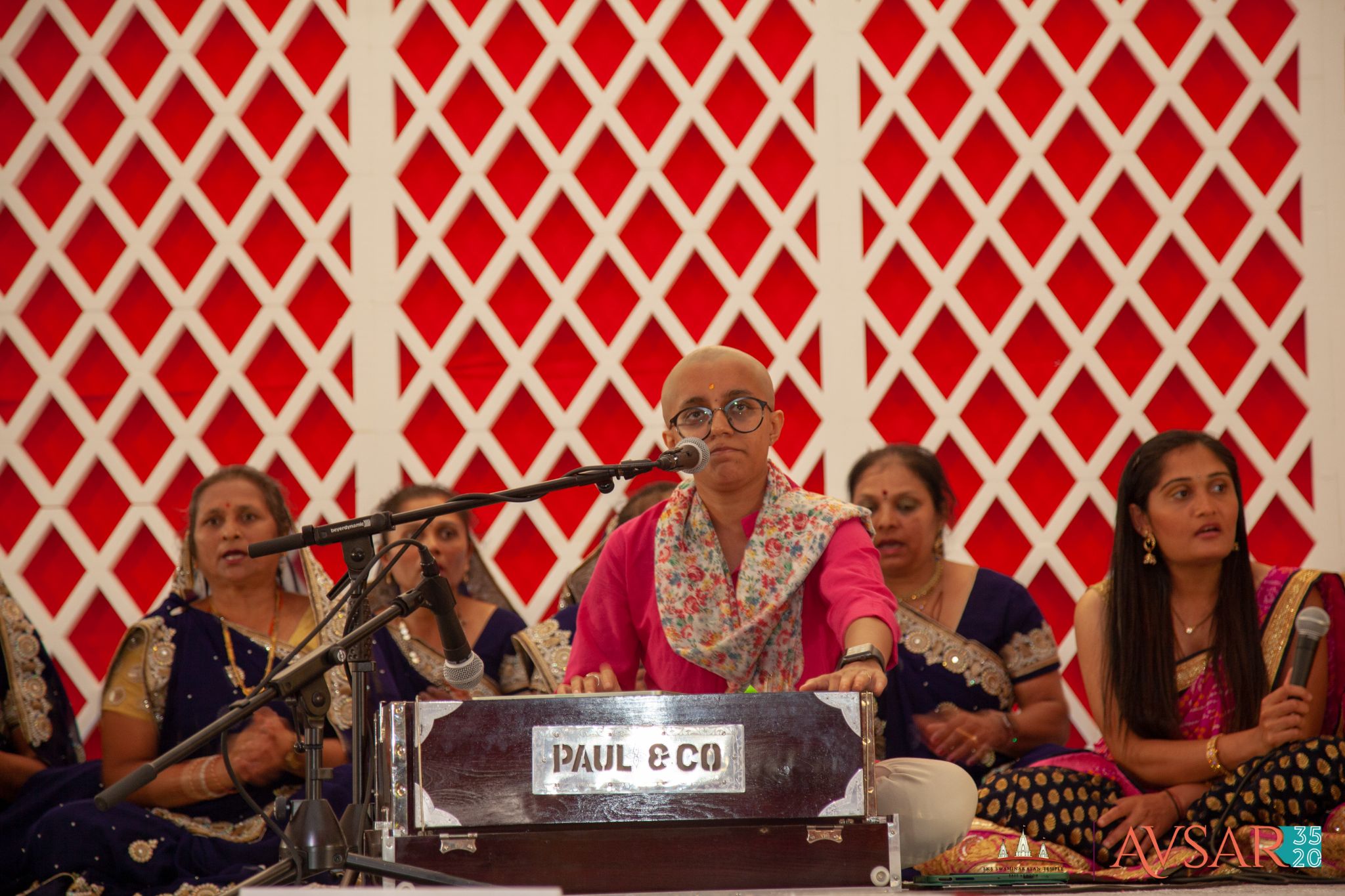 ©1987-2017 SKS Swaminarayan Temple East London
