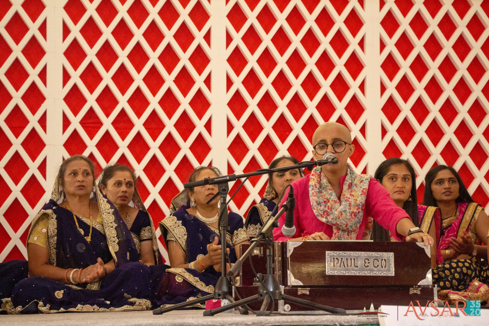 ©1987-2017 SKS Swaminarayan Temple East London