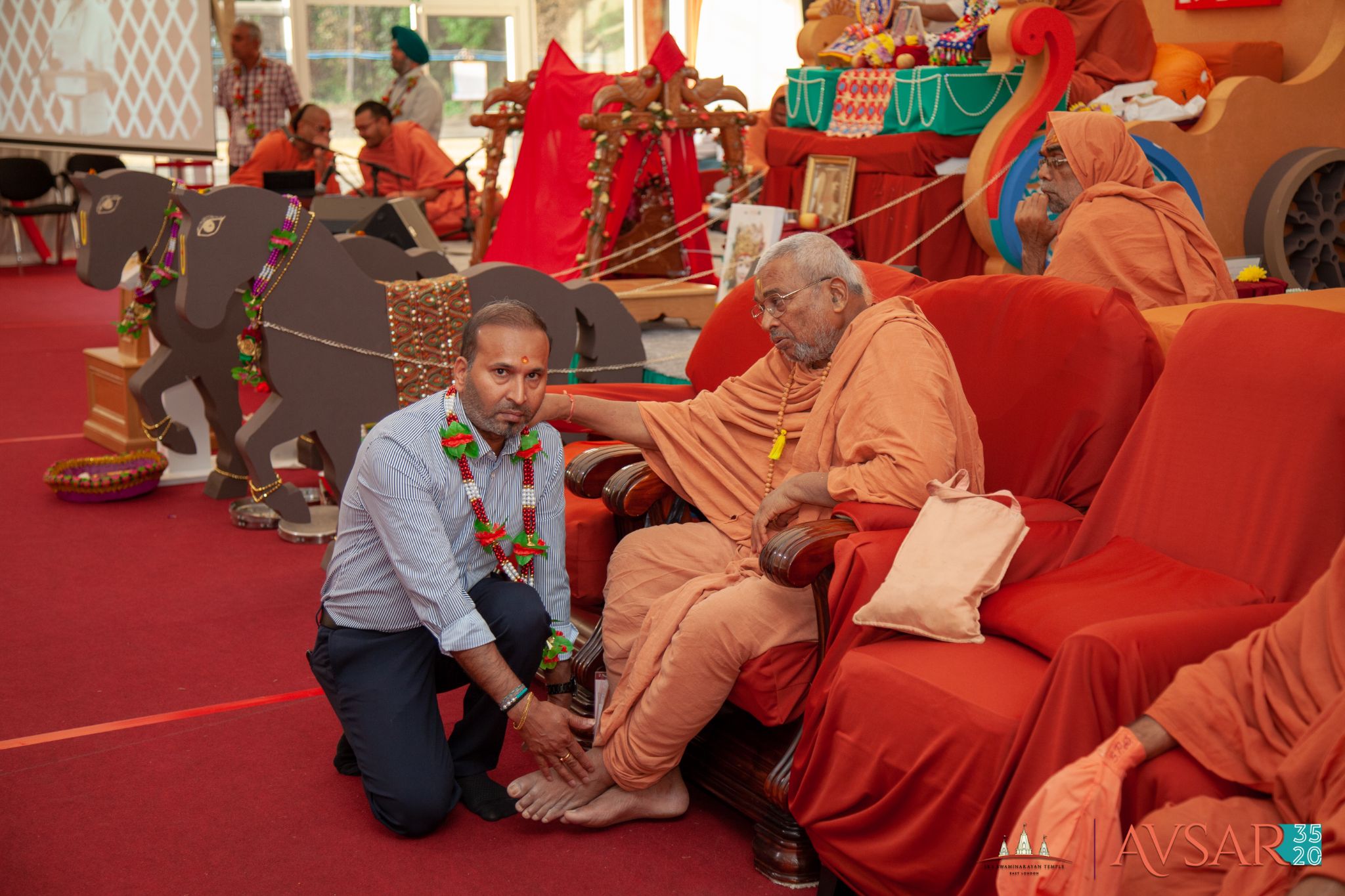 ©1987-2017 SKS Swaminarayan Temple East London