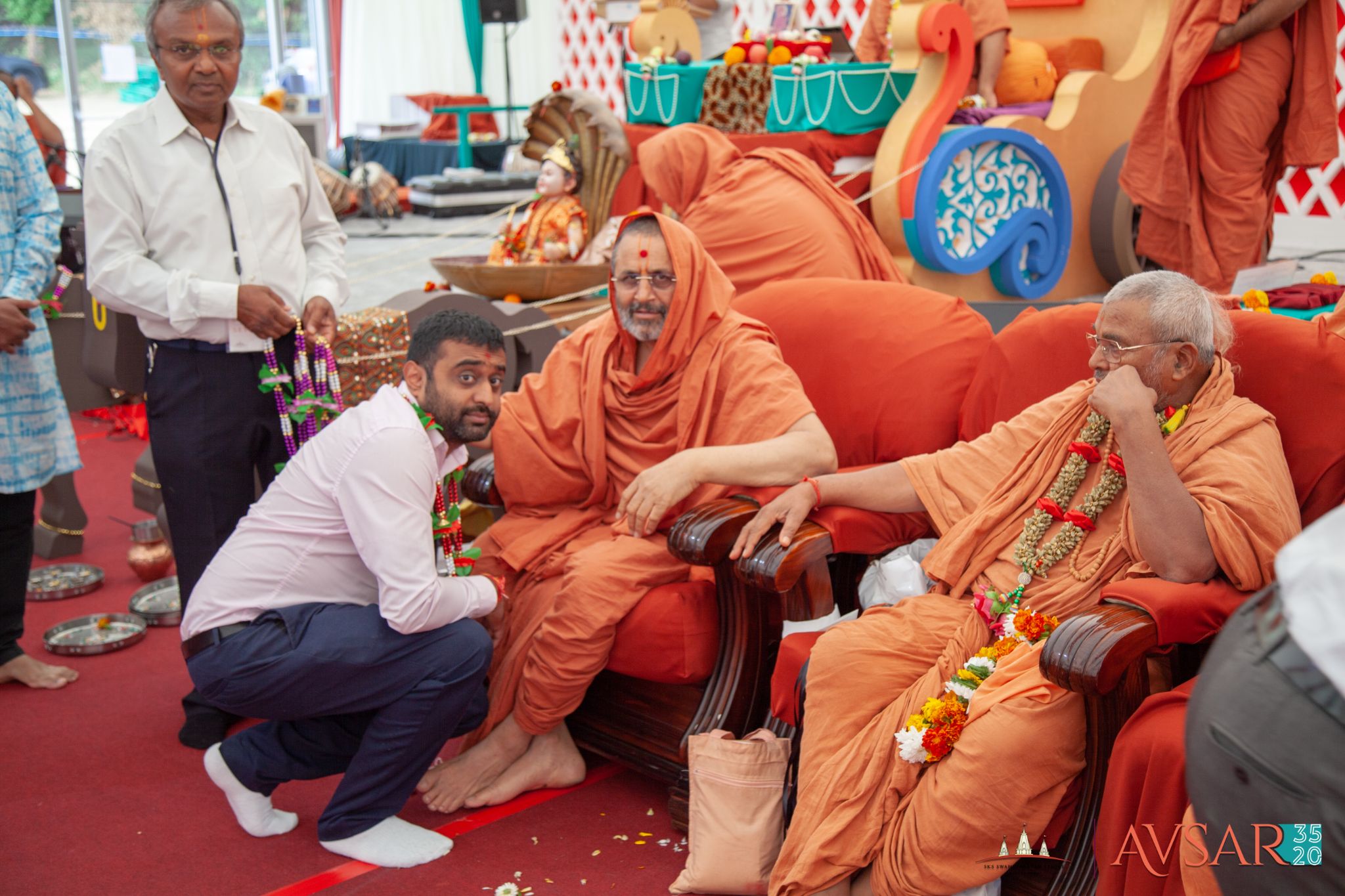 ©1987-2017 SKS Swaminarayan Temple East London